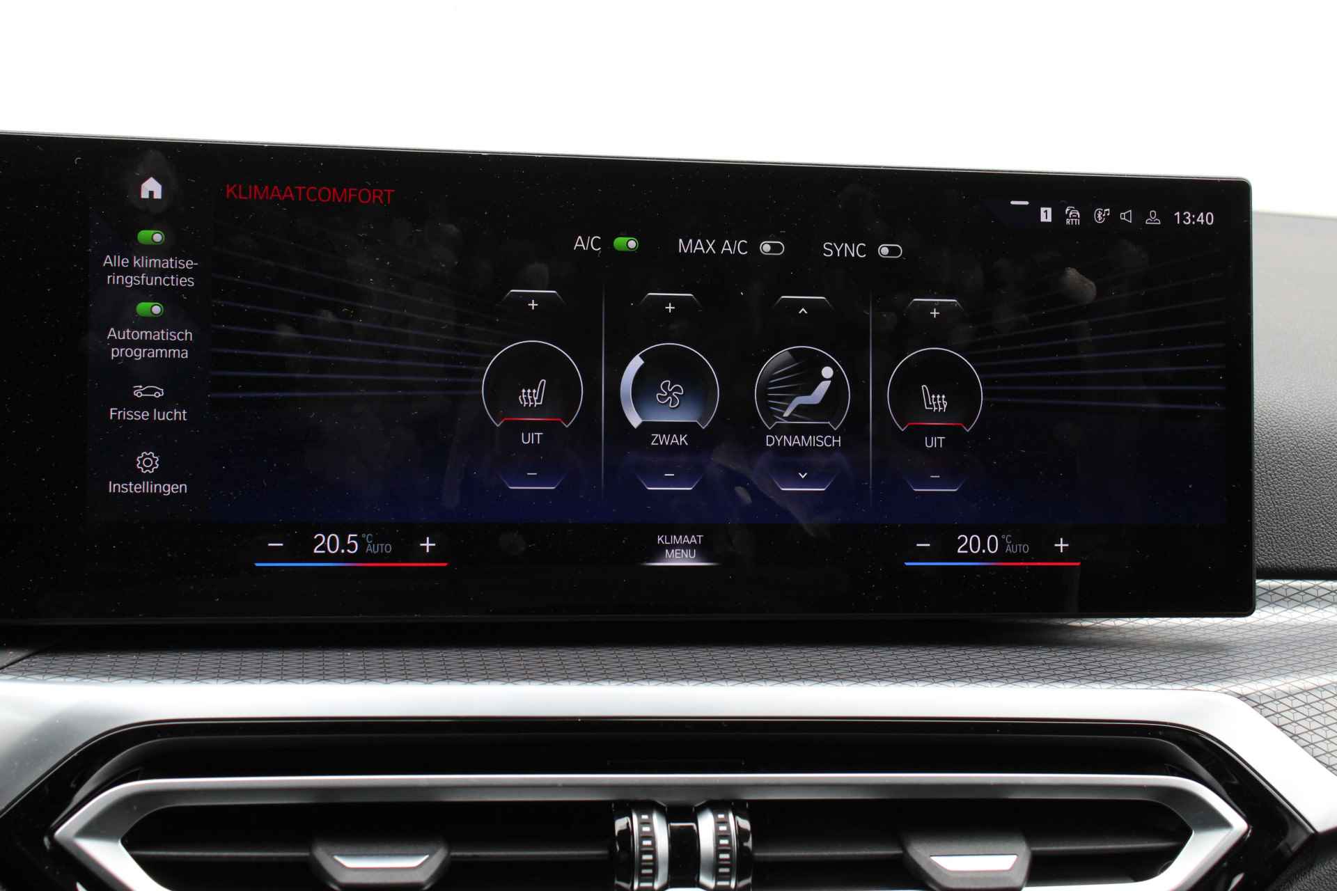 BMW 3 Serie Touring 330e High Executive M Sport Automaat / Panoramadak / Trekhaak / Adaptieve LED / Driving Assistant Professional / Comfort Access / Harman Kardon - 29/33
