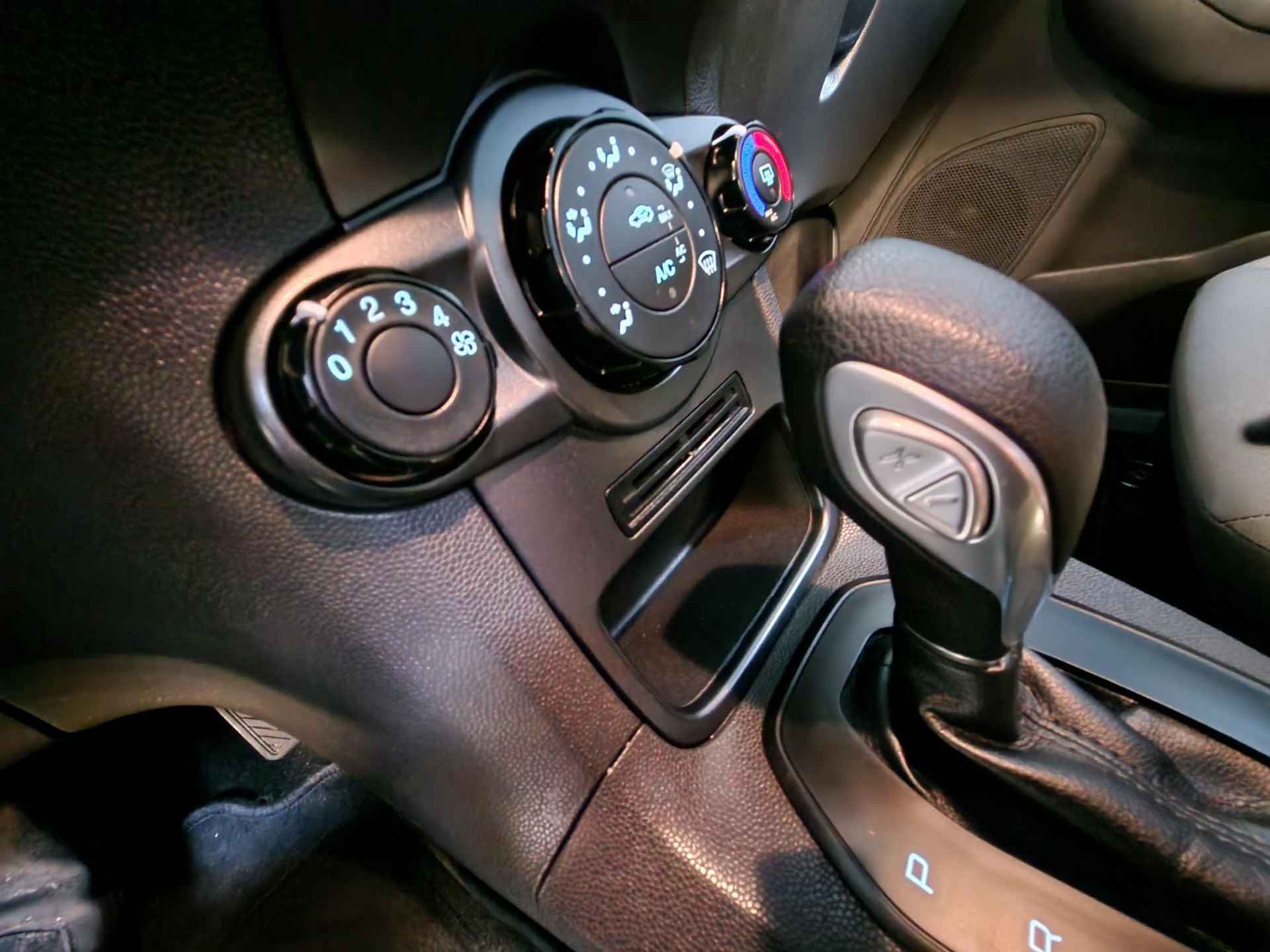 Ford Fiesta 1.0 EcoBoost Automaat 42.000KM !!!!!!!!!!!! - 21/32