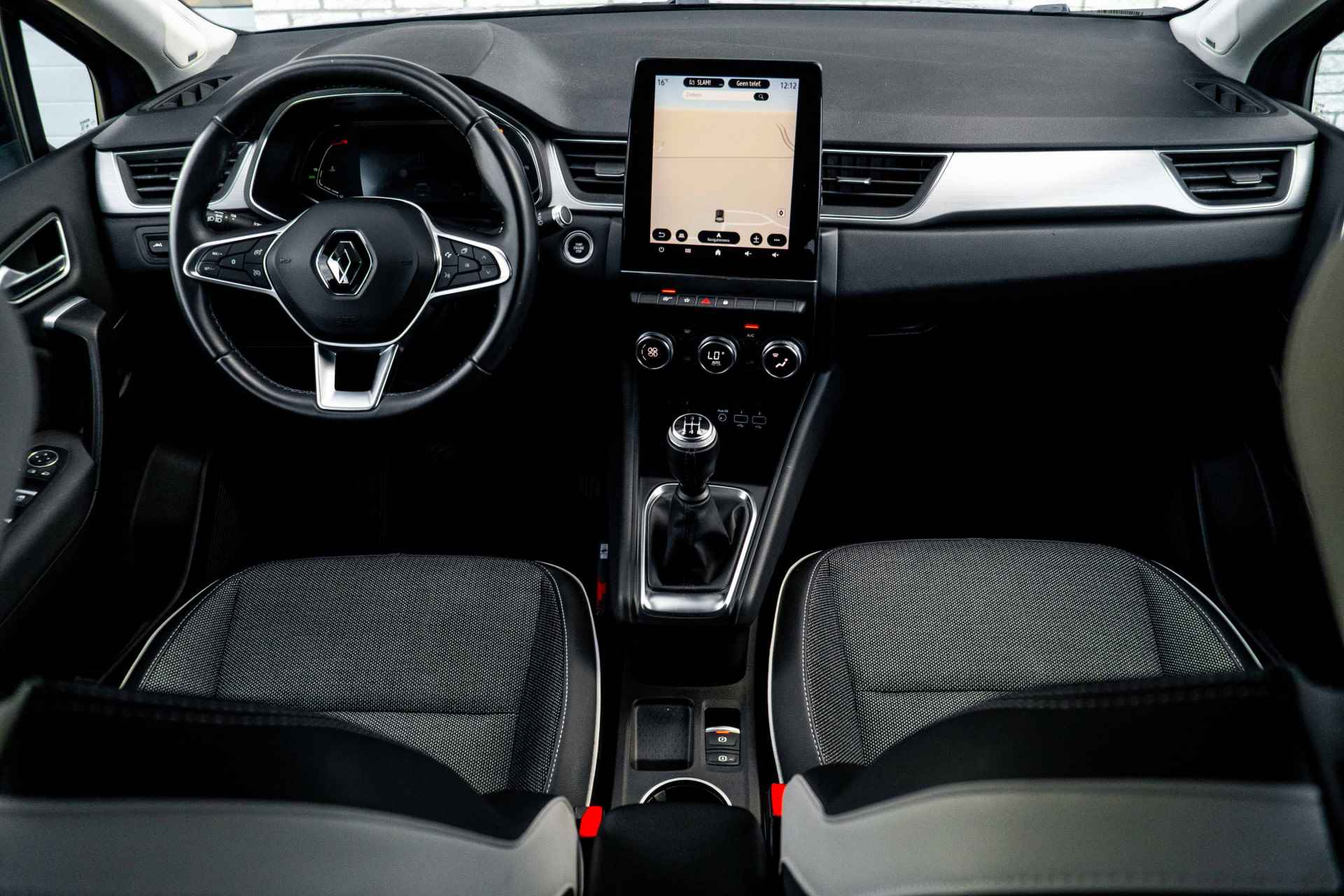 Renault Captur 1.0 TCe 100 Intens | Navigatie | Climat Control | Sensoren | Camera | | incl. Bovag rijklaarpakket met 12 maanden garantie - 10/56