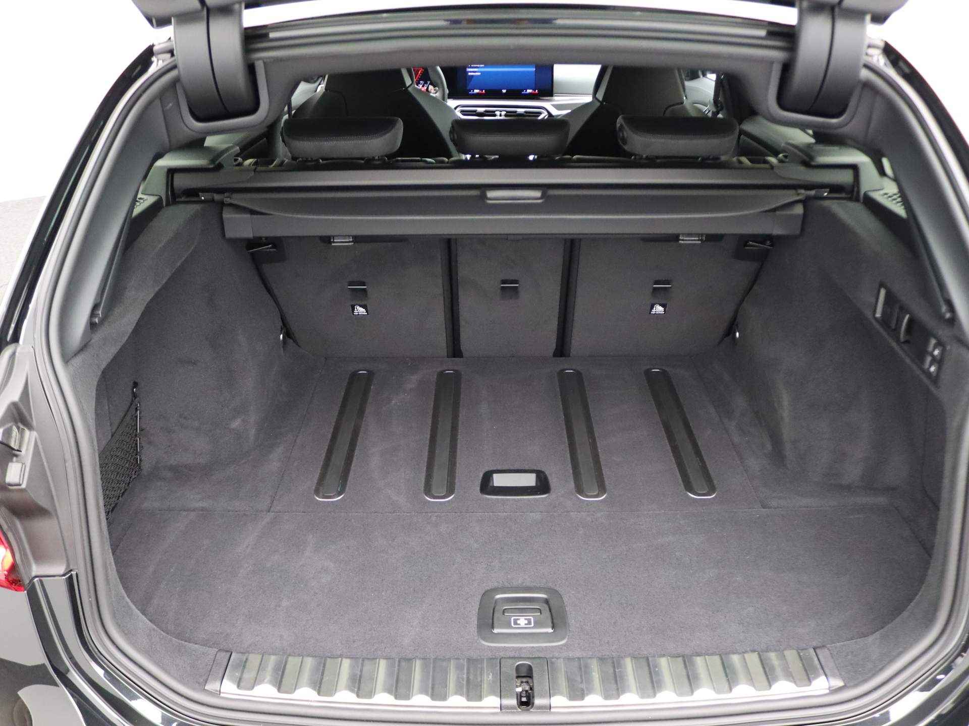 BMW M3 Touring xDrive Competition High Executive xDrive Competition / Stoelventilatie voor beide voorstoelen / M Drive Professional / Comfort Access / Driving Assistant Professional - 25/33