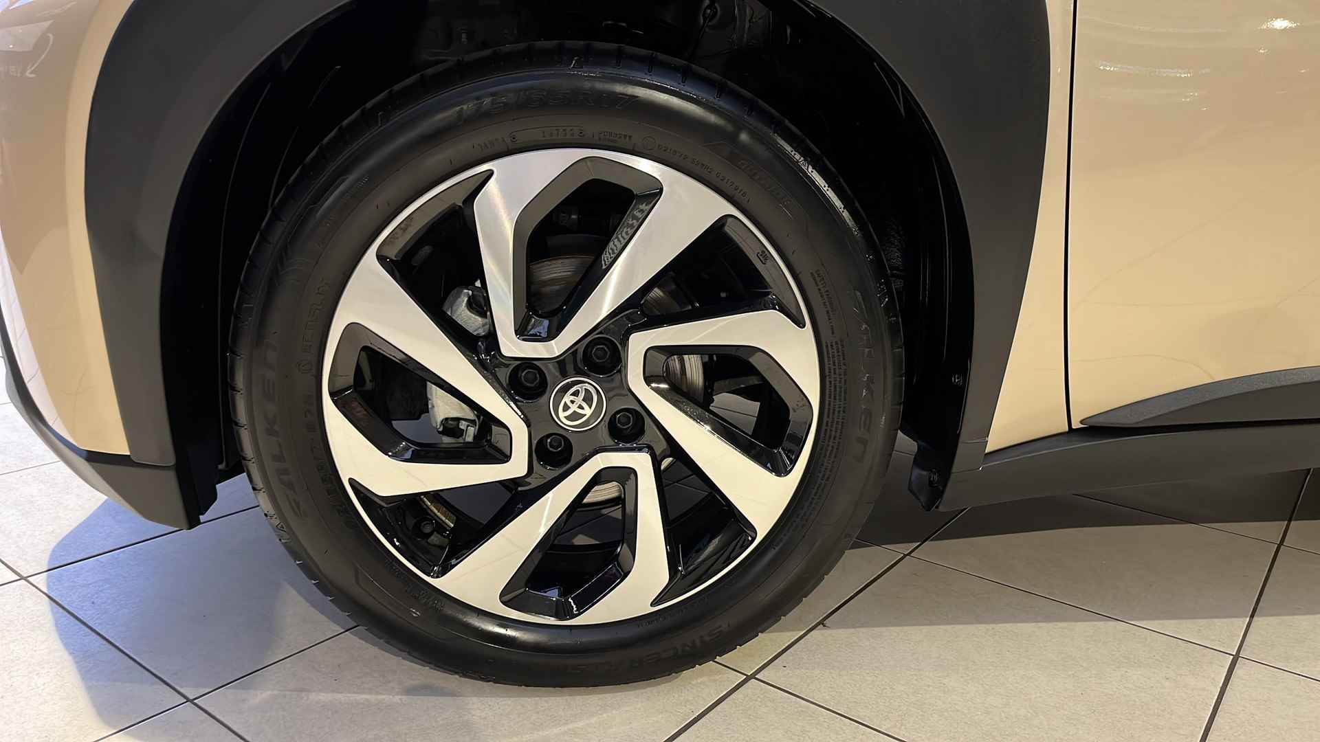 Toyota Aygo X 1.0 VVT-i MT Pulse | All-in prijs | Stoelverwarming | AppleCarplay/AndroidAuto | Camera | - 6/30