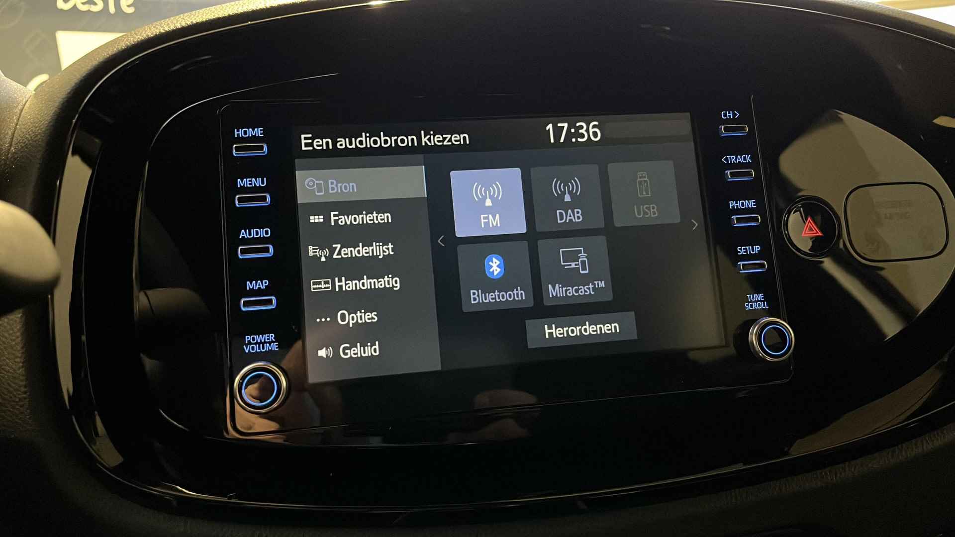 Toyota Aygo X 1.0 VVT-i MT Pulse | All-in prijs | Stoelverwarming | AppleCarplay/AndroidAuto | Camera | - 11/30