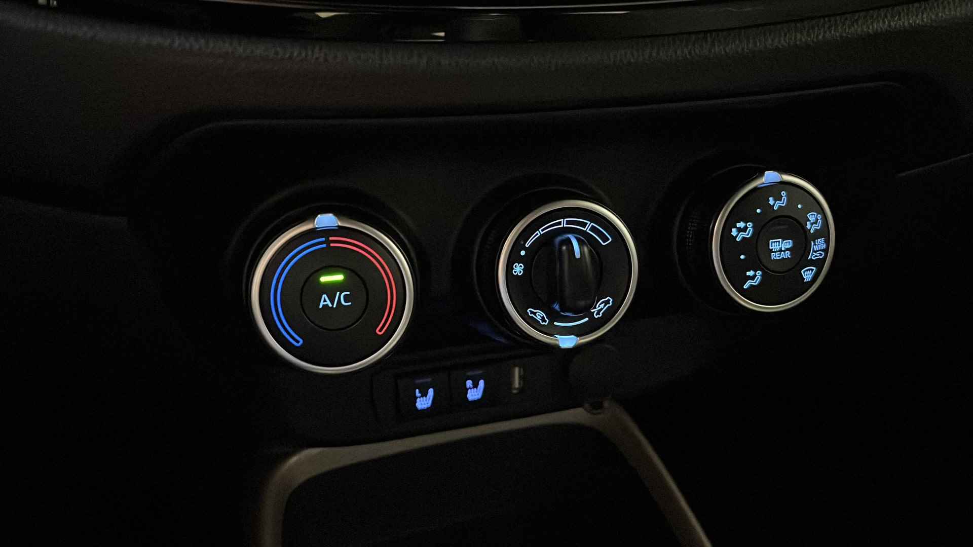 Toyota Aygo X 1.0 VVT-i MT Pulse | All-in prijs | Stoelverwarming | AppleCarplay/AndroidAuto | Camera | - 13/30