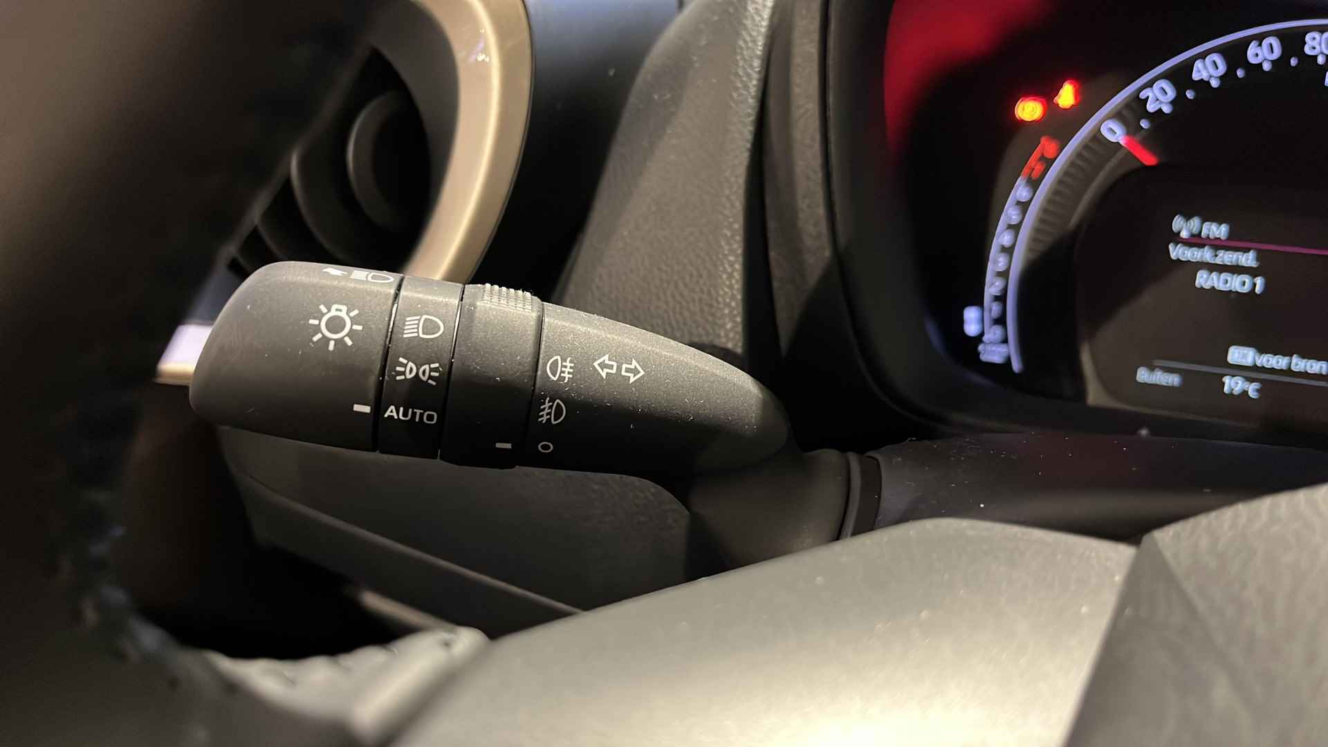 Toyota Aygo X 1.0 VVT-i MT Pulse | All-in prijs | Stoelverwarming | AppleCarplay/AndroidAuto | Camera | - 17/30