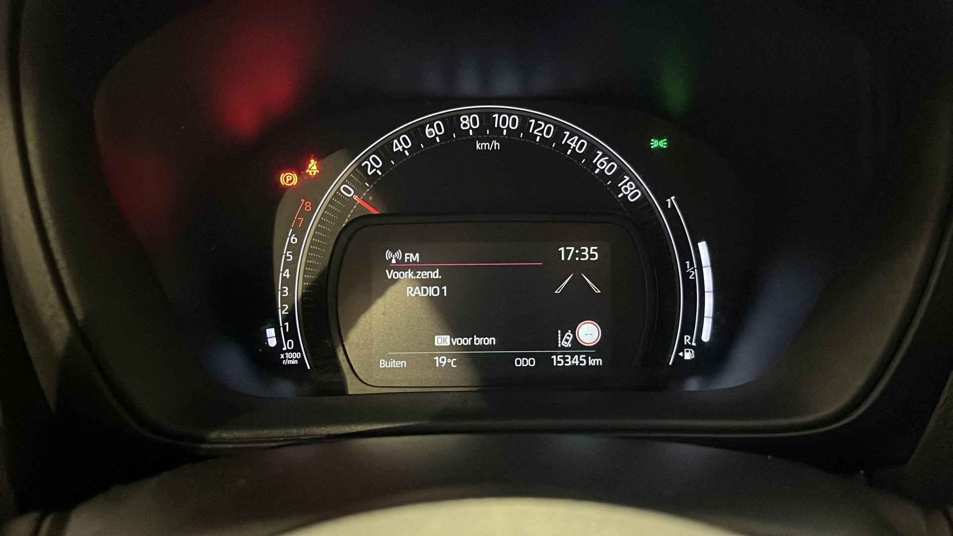 Toyota Aygo X 1.0 VVT-i MT Pulse | All-in prijs | Stoelverwarming | AppleCarplay/AndroidAuto | Camera | - 19/30