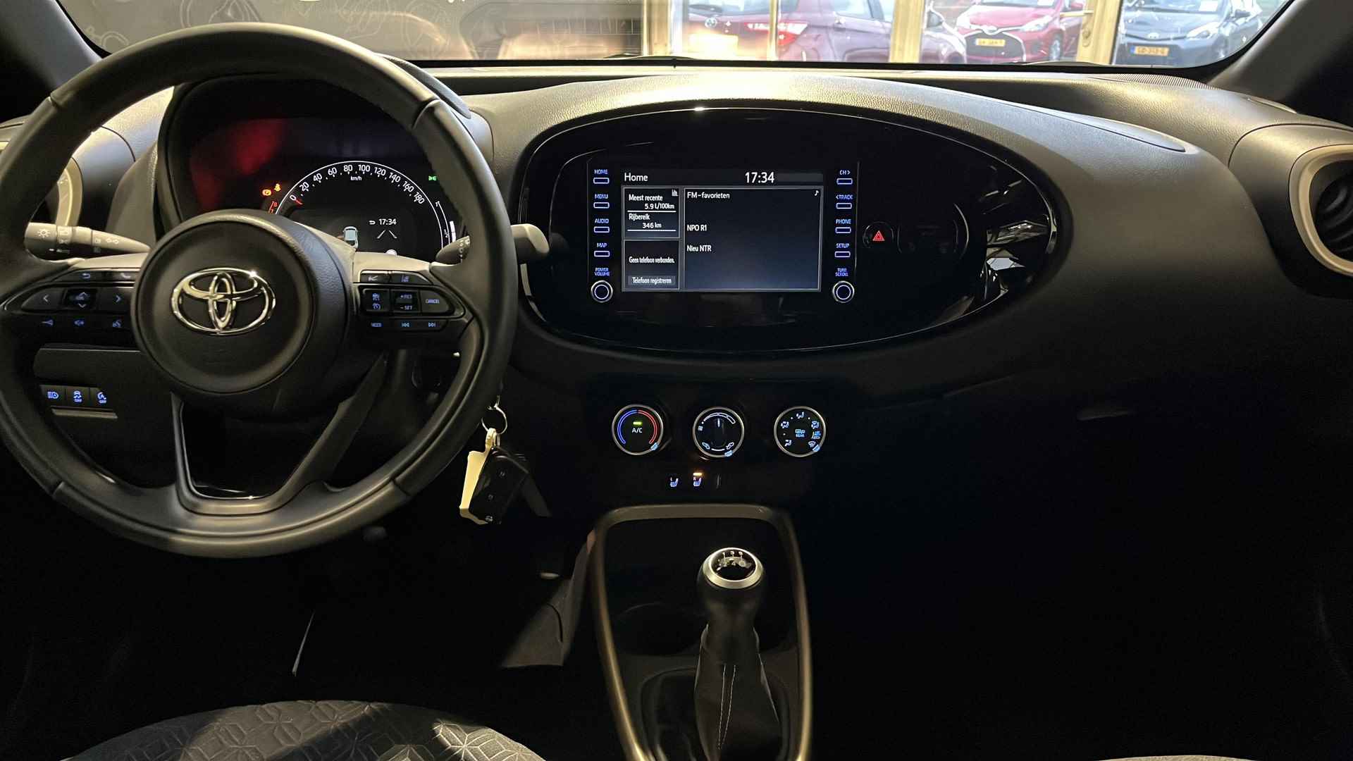Toyota Aygo X 1.0 VVT-i MT Pulse | All-in prijs | Stoelverwarming | AppleCarplay/AndroidAuto | Camera | - 22/30
