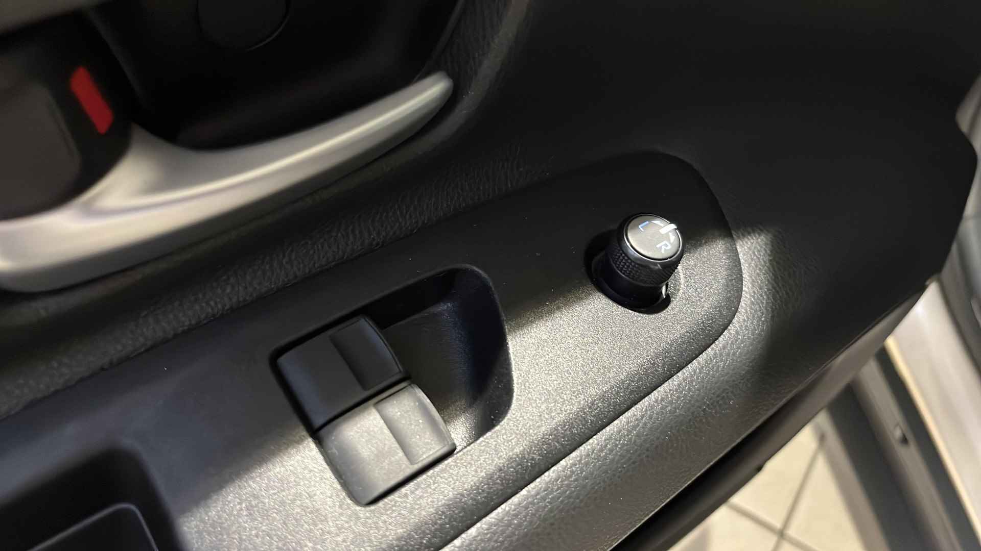 Toyota Aygo X 1.0 VVT-i MT Pulse | All-in prijs | Stoelverwarming | AppleCarplay/AndroidAuto | Camera | - 23/30