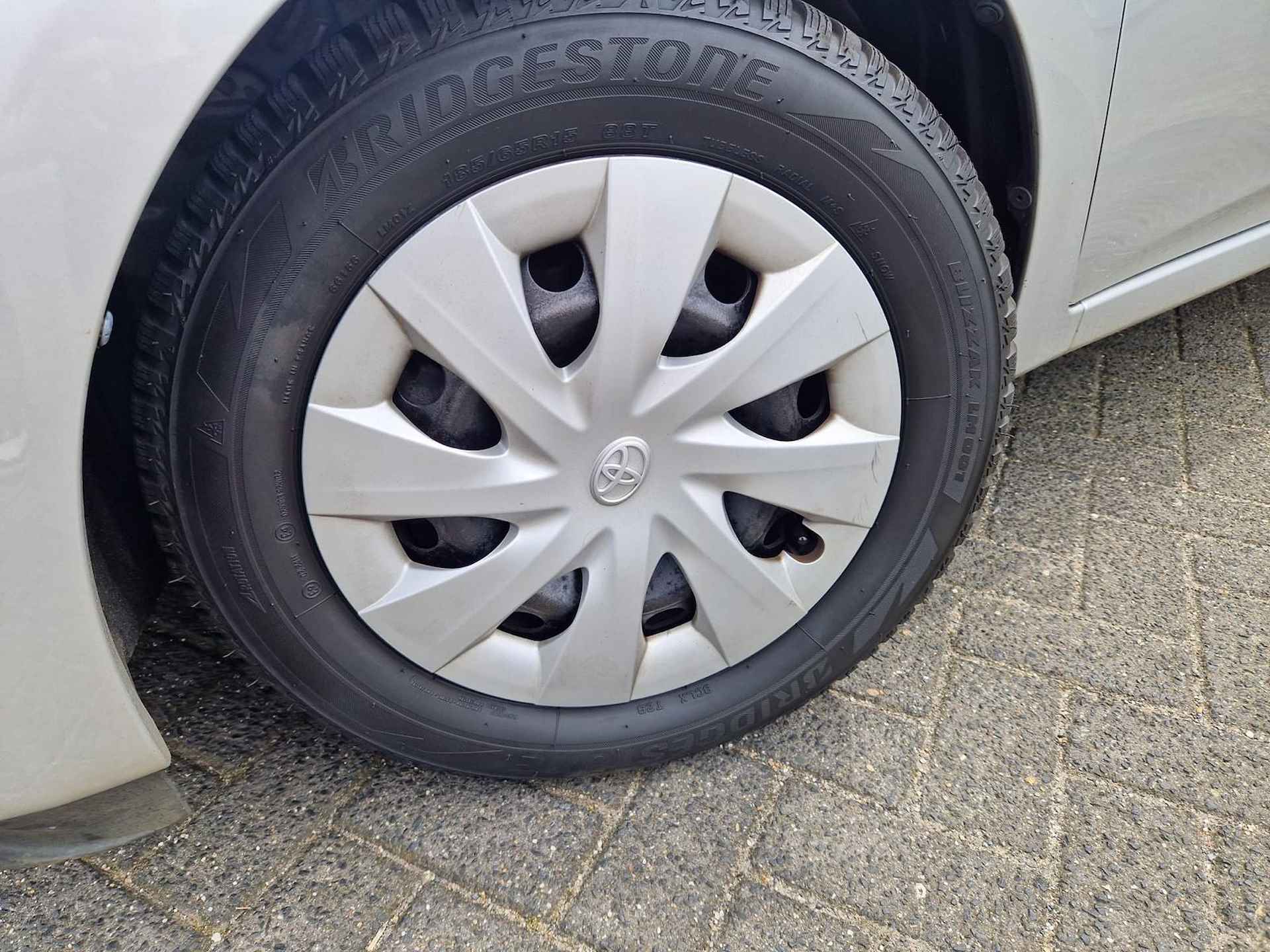 TOYOTA Verso-S Hoge instap, ''achteruit rij camera'' standkachel! - 7/26