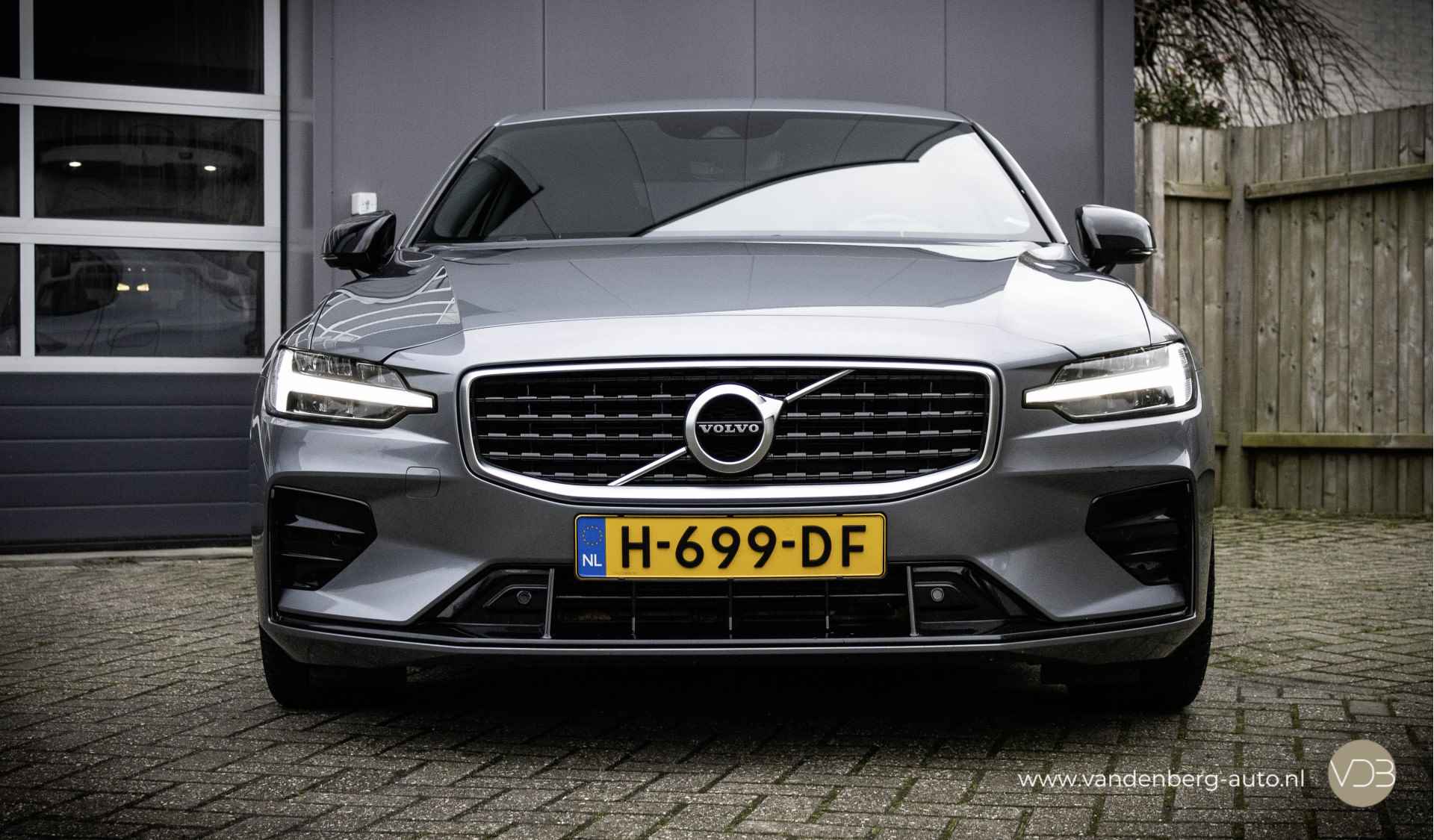 Volvo S60 2.0 T4 211pk R-Design Origineel NL - 2/14