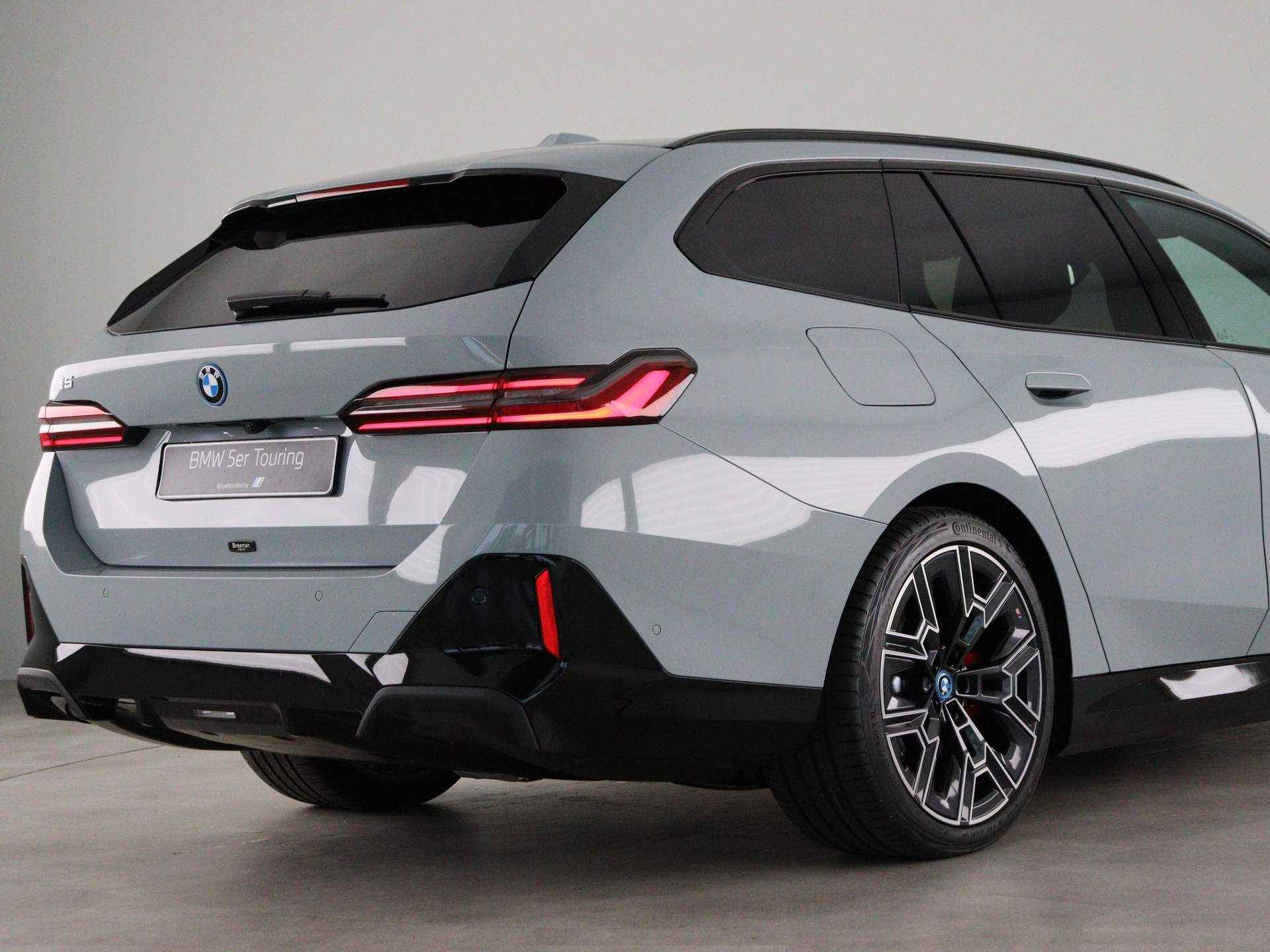 BMW i5 eDrive40 Touring M Sport Edition M Sportpakket Pro - 20/27