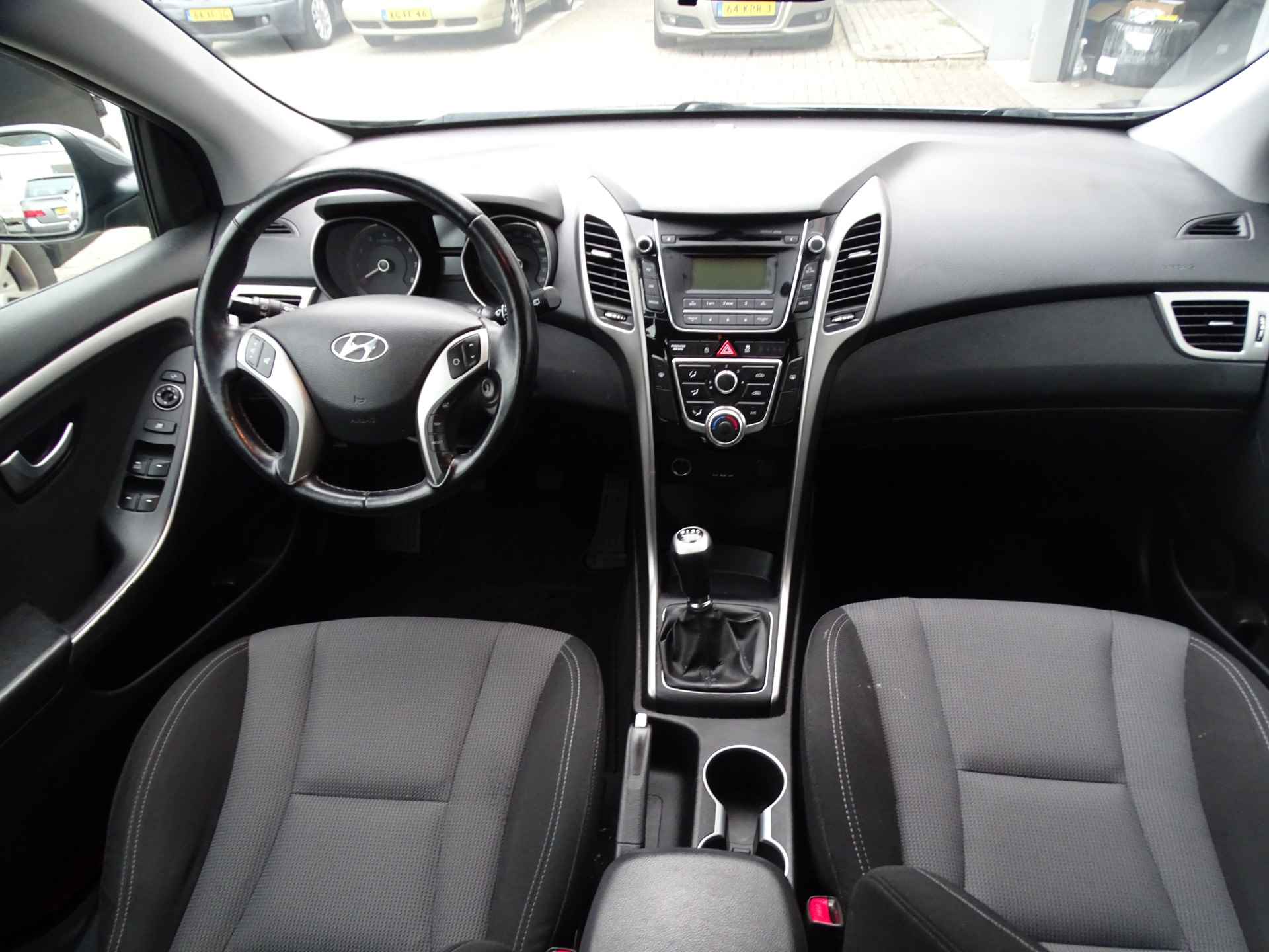 Hyundai i30 Wagon 1.4, Airco, Trekhaak, PDC, NW APK! - 6/56