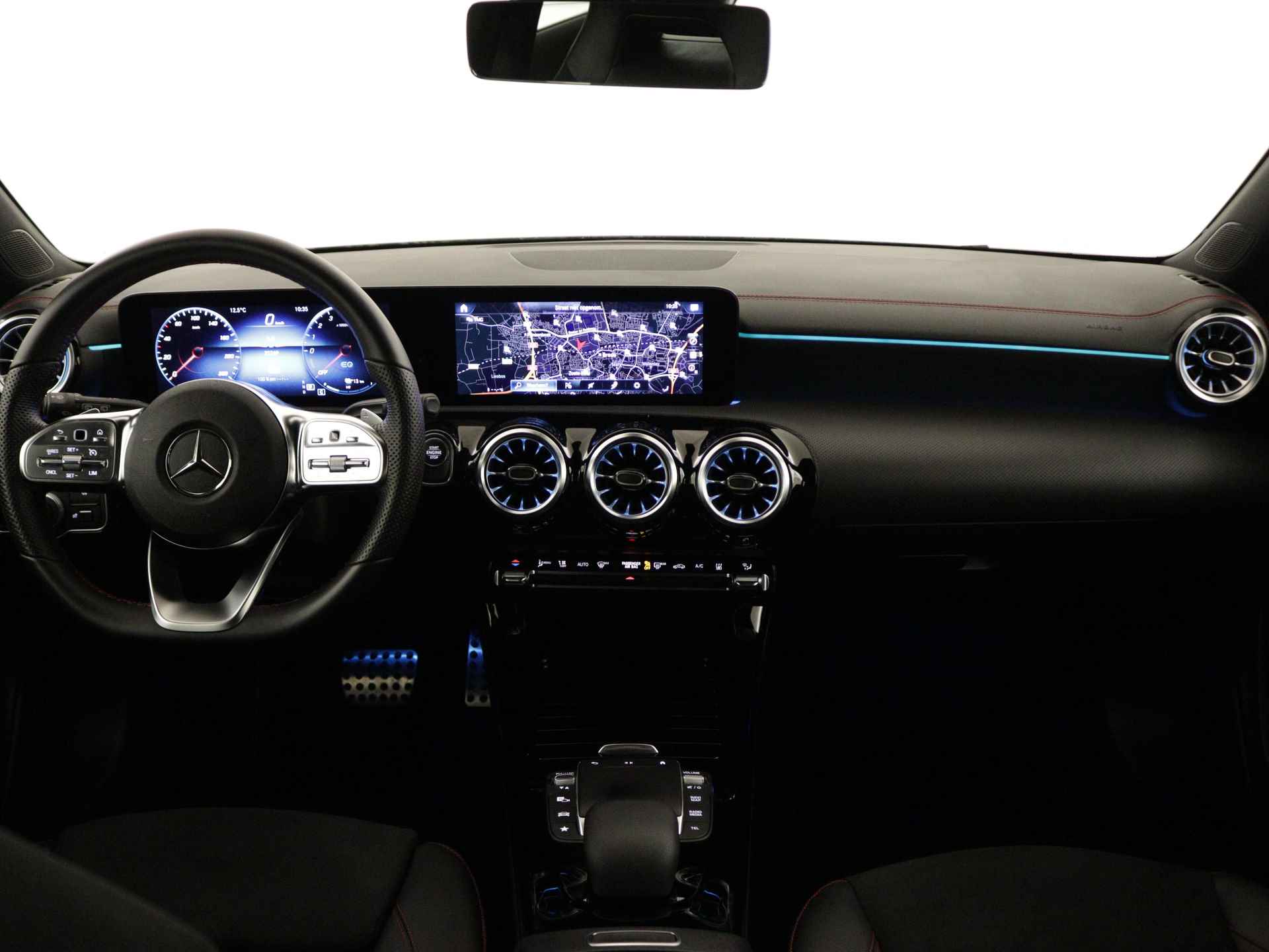 Mercedes-Benz CLA-Klasse 250 e Shooting Brake AMG | Sfeerverlichting | Stoelverwarming | LED | DAB | Parkeerpakket met camera | Inclusief 24 maanden Mercedes-Benz Certified garantie voor Europa. - 5/38
