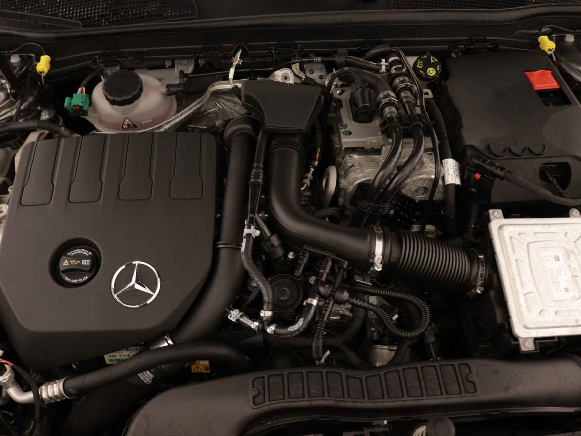 Mercedes-Benz CLA-Klasse 250 e Shooting Brake AMG | Sfeerverlichting | Stoelverwarming | LED | DAB | Parkeerpakket met camera | Inclusief 24 maanden Mercedes-Benz Certified garantie voor Europa. - 35/38