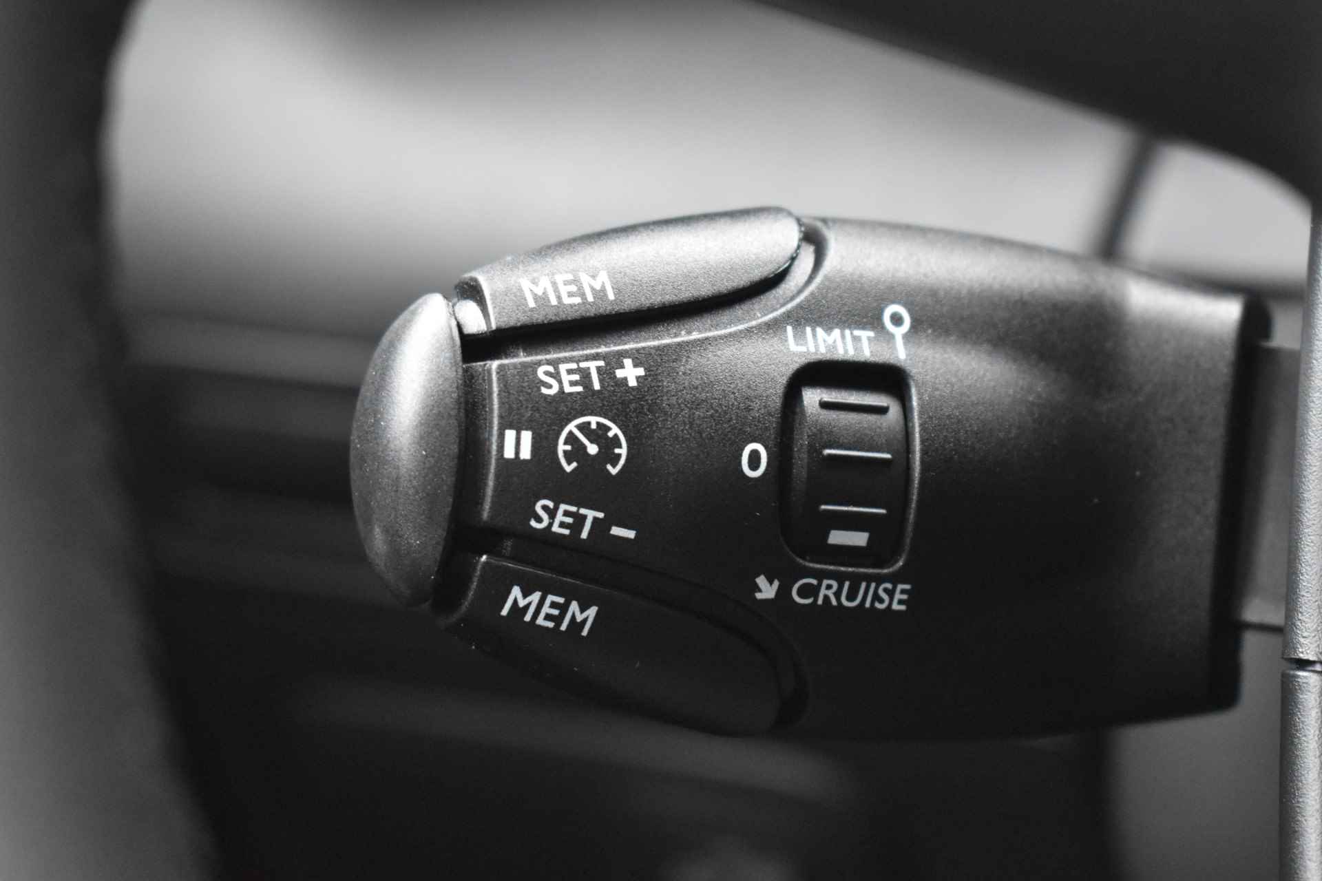Citroën C3 Aircross PureTech 130 EAT6 Shine Automaat | Navi | Airco | Parkeerhulp | - 15/22