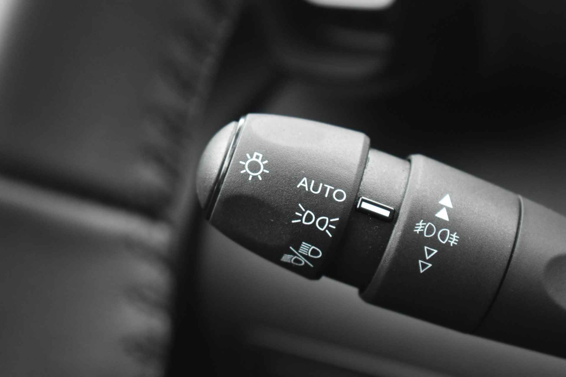 Citroën C3 Aircross PureTech 130 EAT6 Shine Automaat | Navi | Airco | Parkeerhulp | - 17/22