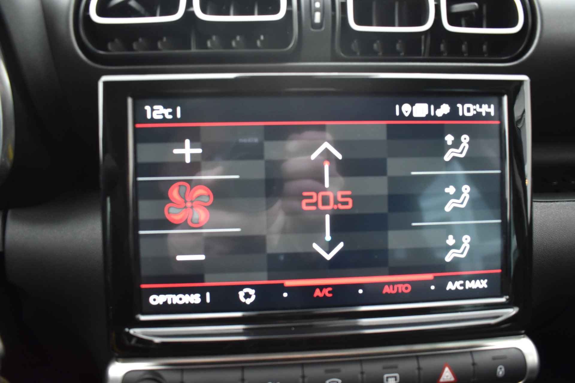 Citroën C3 Aircross PureTech 130 EAT6 Shine Automaat | Navi | Airco | Parkeerhulp | - 18/22