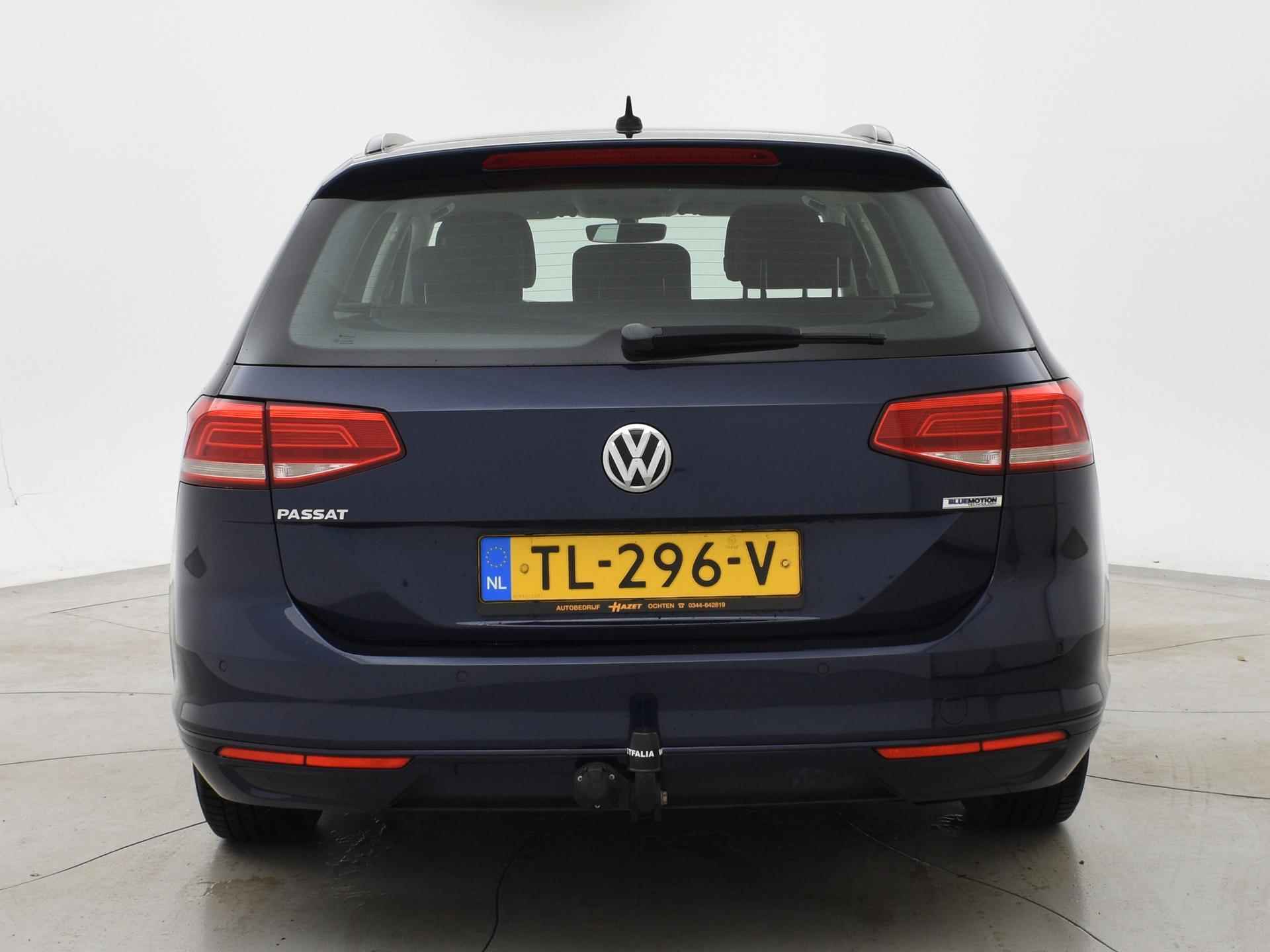 Volkswagen Passat Variant 1.6 TDI + ADAPTIVE CRUISE / CAMERA / TREKHAAK / NAVIGATIE - 8/52