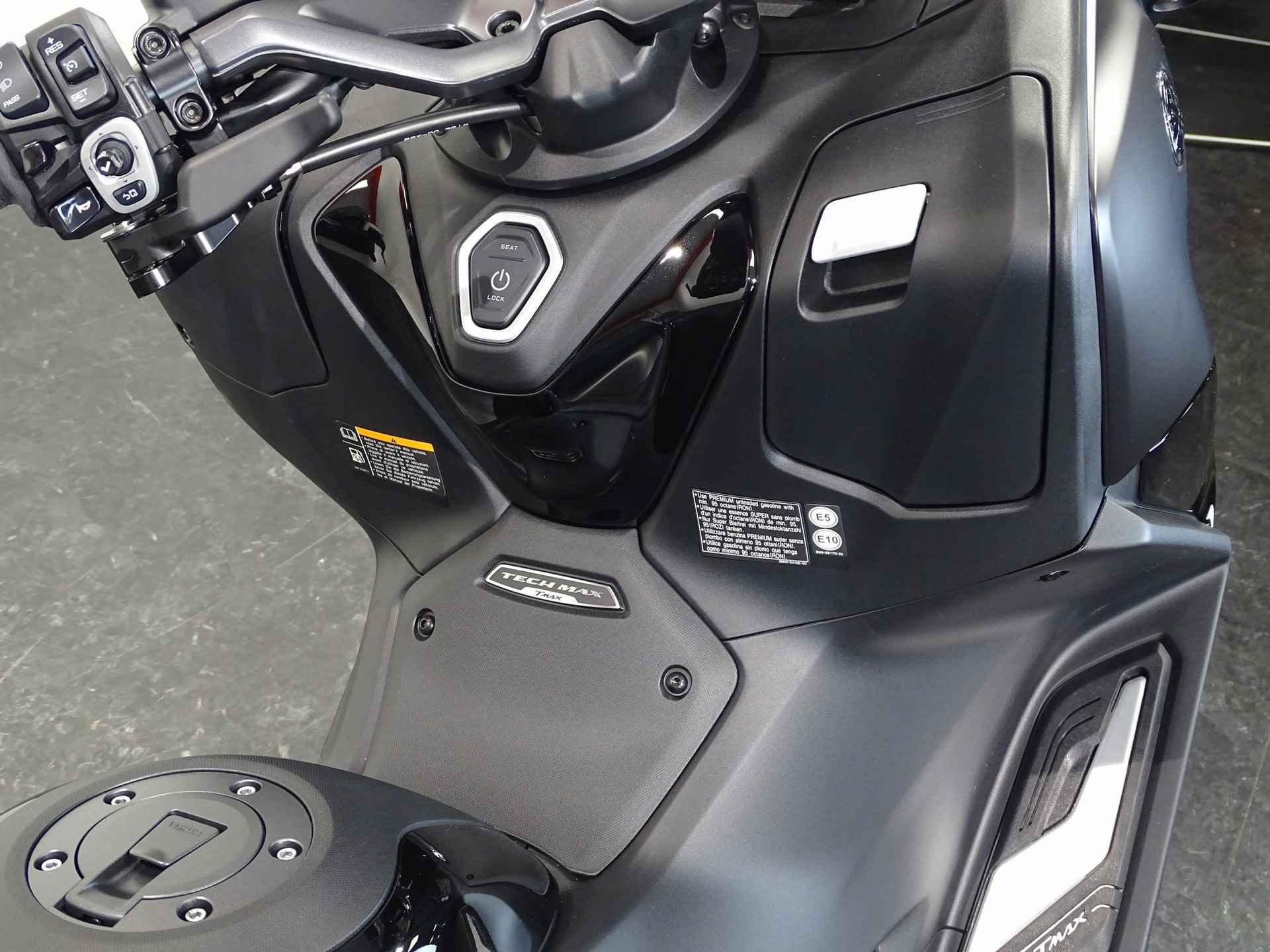 Yamaha T-MAX TECH MAX - 9/12