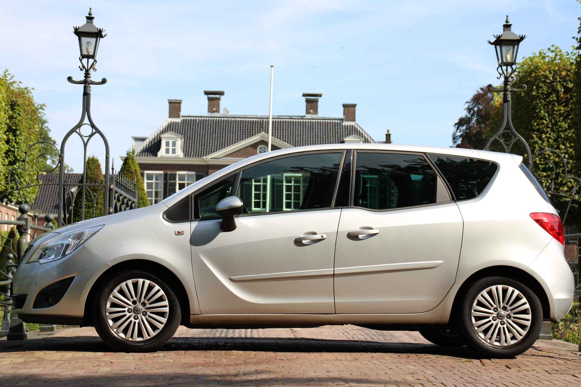 Opel Meriva 1.4 TURBO COSMO | NL-AUTO! | AGR STOELEN | NAVI | CLIMA | CRUISE | PARK SENS V+A | LM. VELGEN - 2/28