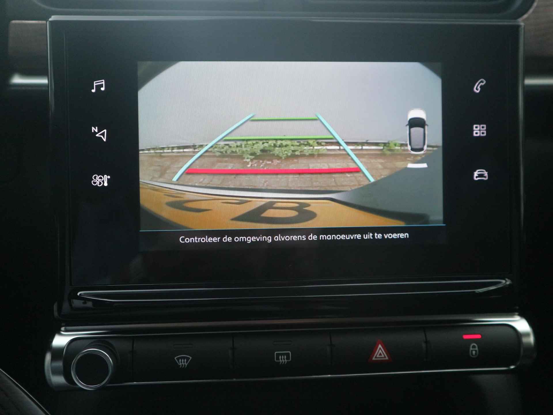 Citroen C3 Feel Edition 1.2 82 pk / Camera / Navigatie / Comfortstoelen / Apple CarPlay - 16/34
