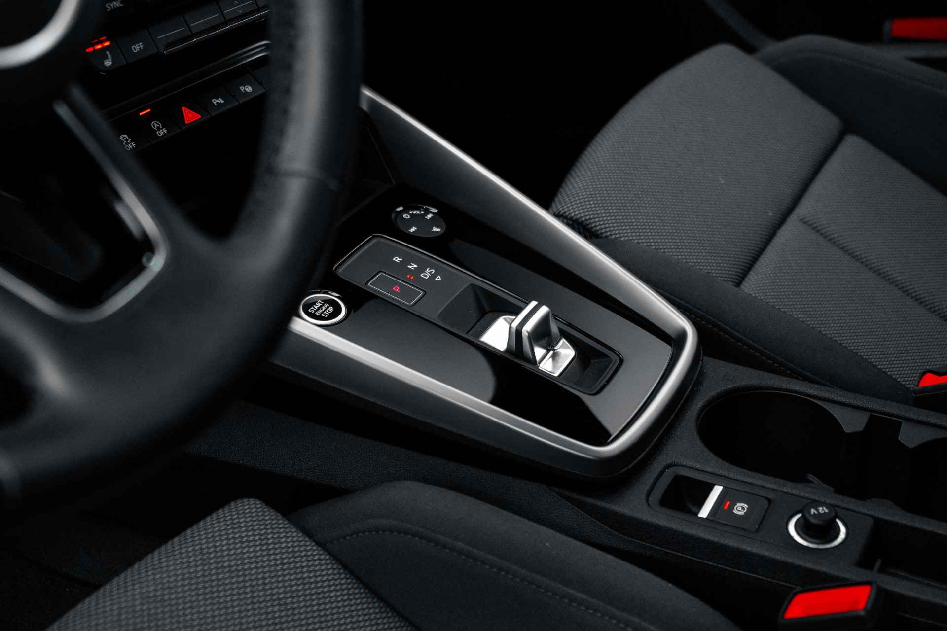 Audi A3 Sportback 30 TFSI Advanced edition S-tronic 7 | Audi virtual Cockpit | Elektrische verstelbare stoelen | Stoel verwarming | Park - 14/54