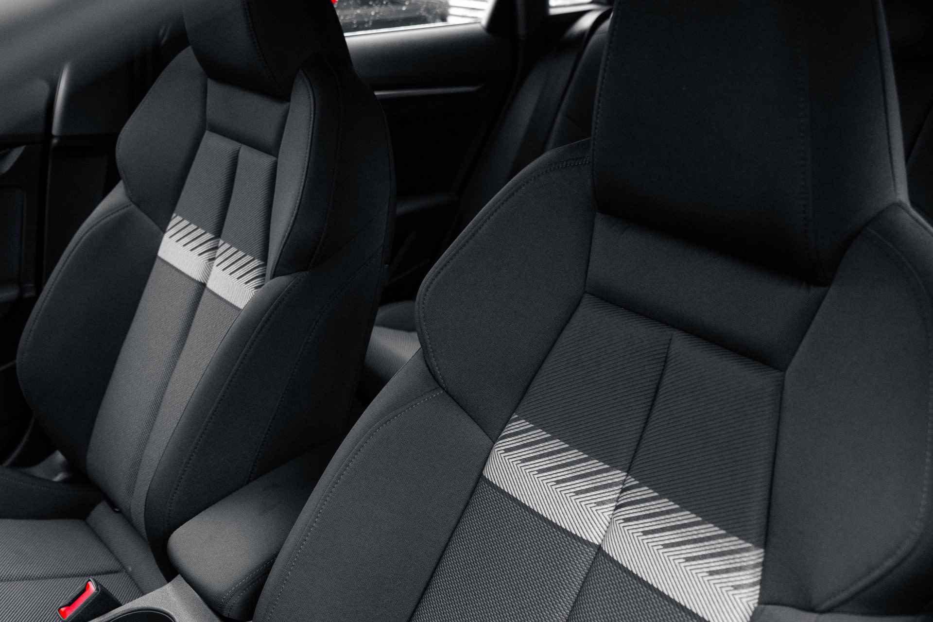 Audi A3 Sportback 30 TFSI Advanced edition S-tronic 7 | Audi virtual Cockpit | Elektrische verstelbare stoelen | Stoel verwarming | Park - 26/54