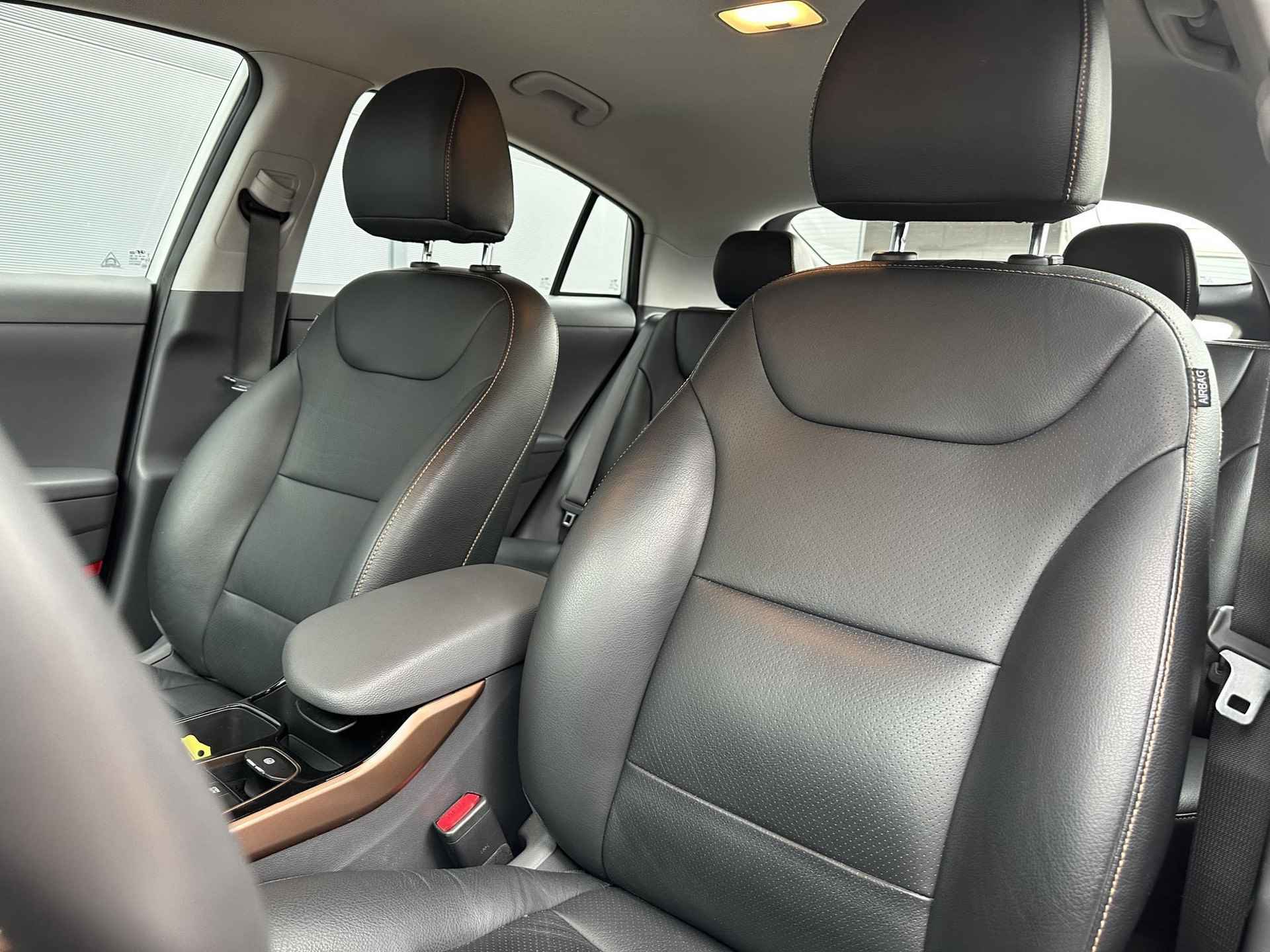 Hyundai IONIQ Premium EV Automaat / €2000,- SUBSIDIE MOGELIJK / Climate Control / Navigatie / Cruise Control Adaptief /  Apple Carplay & Android Auto / - 5/28