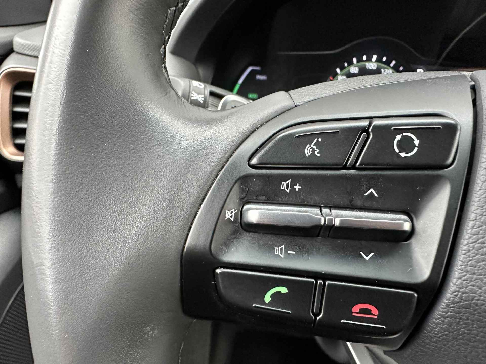 Hyundai IONIQ Premium EV Automaat / €2000,- SUBSIDIE MOGELIJK / Climate Control / Navigatie / Cruise Control Adaptief /  Apple Carplay & Android Auto / - 24/28