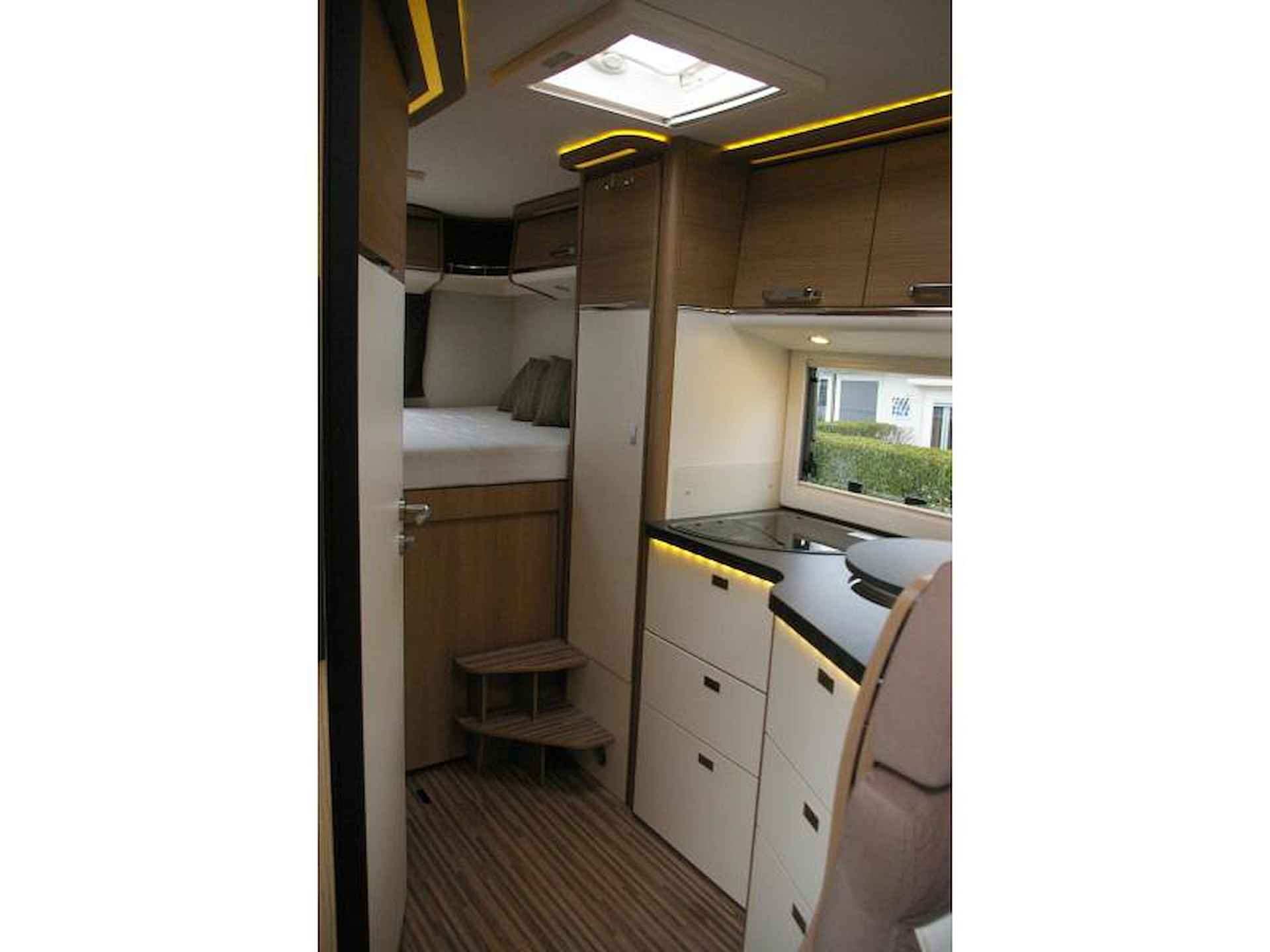 Carthago Malibu 410 I Dwarsbed, Hefbed, Garage - 17/19