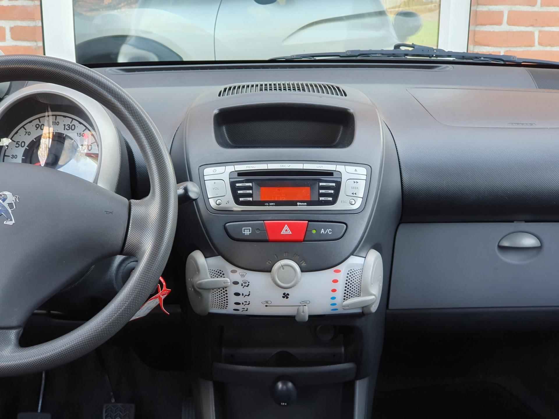 Peugeot 107 1.0 Active 68PK 5drs airco, elektr.ramen, centr.vergr, radio/cd, bluetooth RIJKLAAR - 11/17