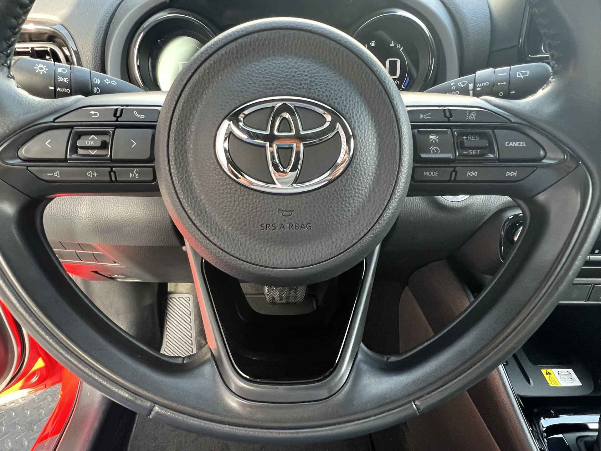Toyota Yaris 1.5 Hybrid Launch Edition | Pano dak | JBL | BSM | 10 jaar garantie | Rijklaar!! - 29/35