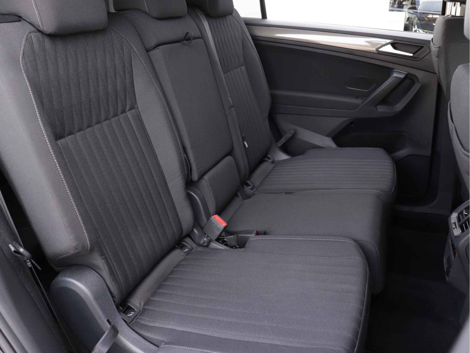 Volkswagen Tiguan Allspace 1.5 TSI Life 7p. 150pk Automaat | Navigatie | Stoel- en Stuurverwarming | 18" Velgen | Parkeersensoren | - 14/44