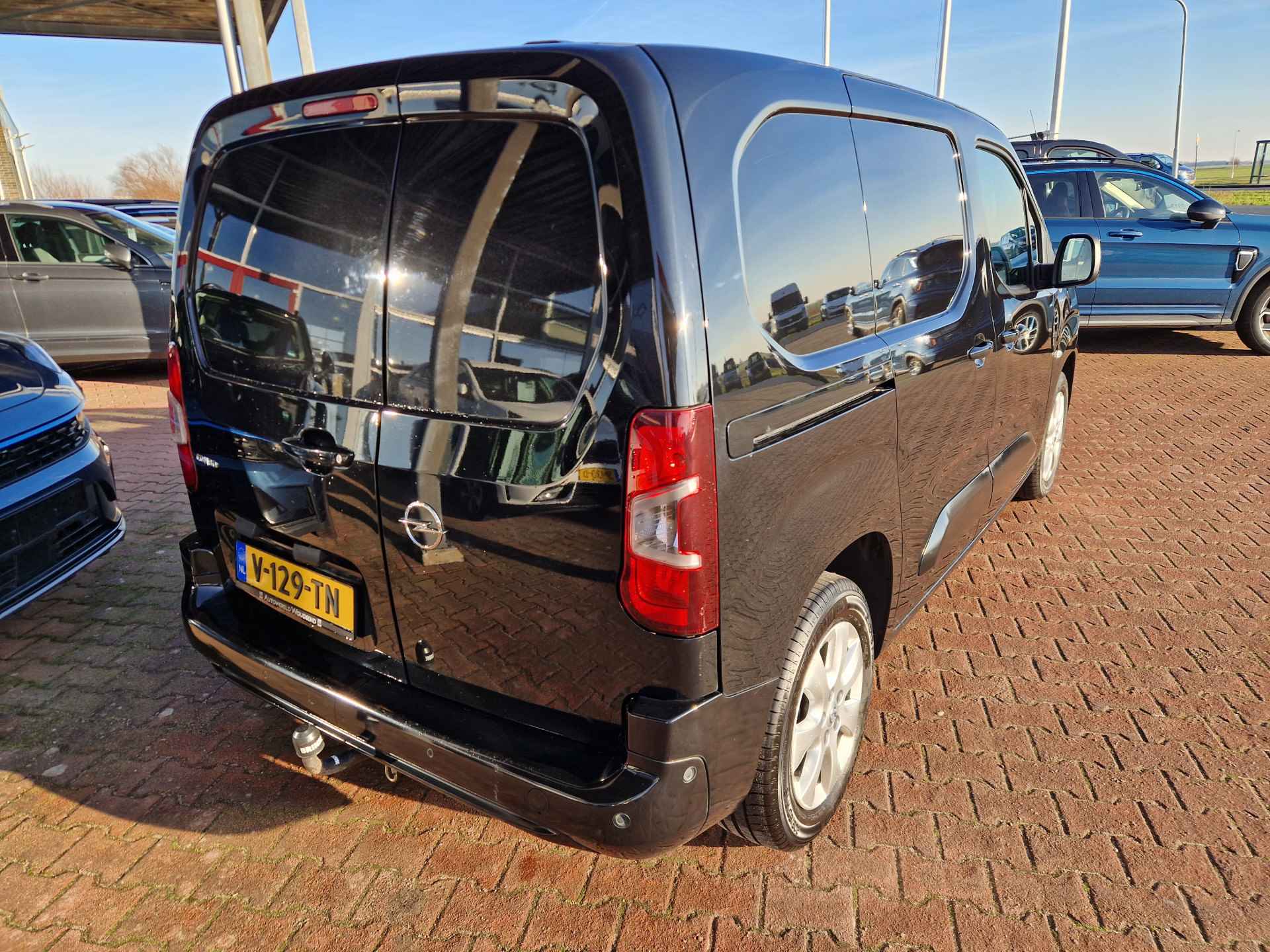 Opel Combo 1.6D L1H1 Selection MARGE!!! 6 MND BOVAG GAR. | NAVI | STUURW VERW. | TREKHAAK | LM VELGEN | CLIM. CONTR. | DAB | - 10/33