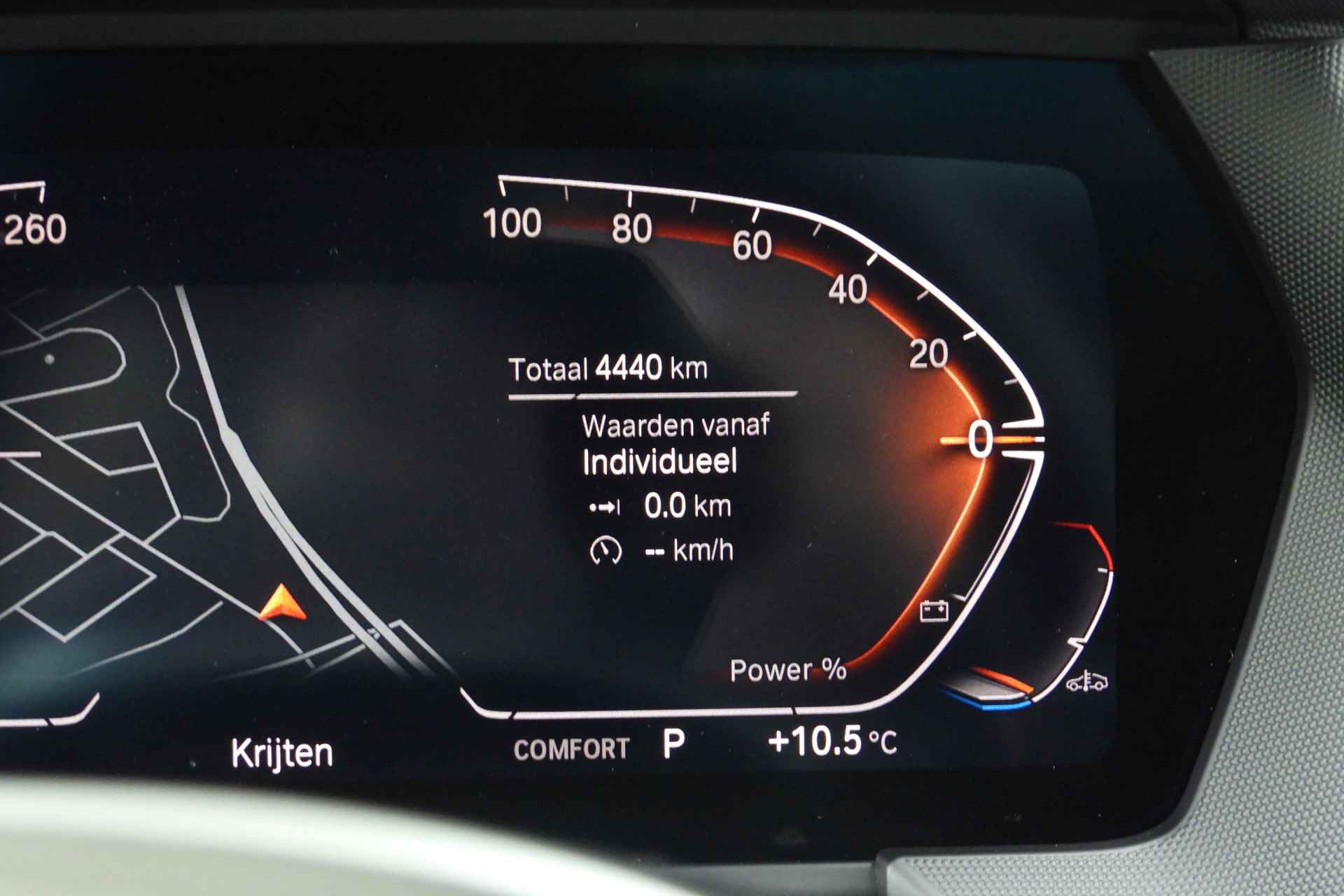 BMW 1-serie 118i High Executive M Sport Automaat / Panoramdak / Trekhaak / Sportstoelen / Stoelverwarming / LED / Parking Assistant / Live Cockpit Professional / M Sport steering - 27/37