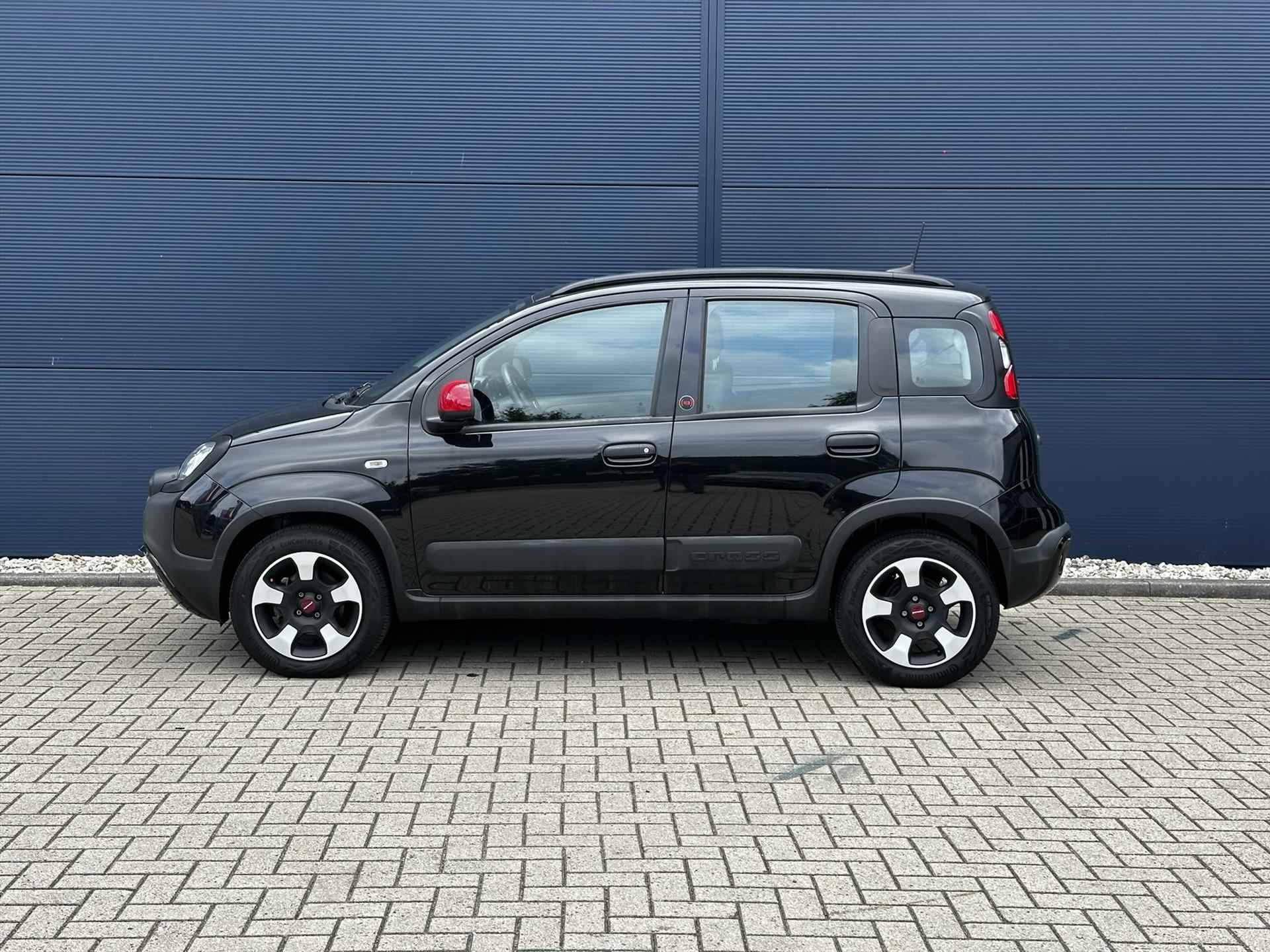 Fiat Panda 1.0 70pk Hybrid RED Cross | Climate Control | Bluetooth | DAB | - 2/33