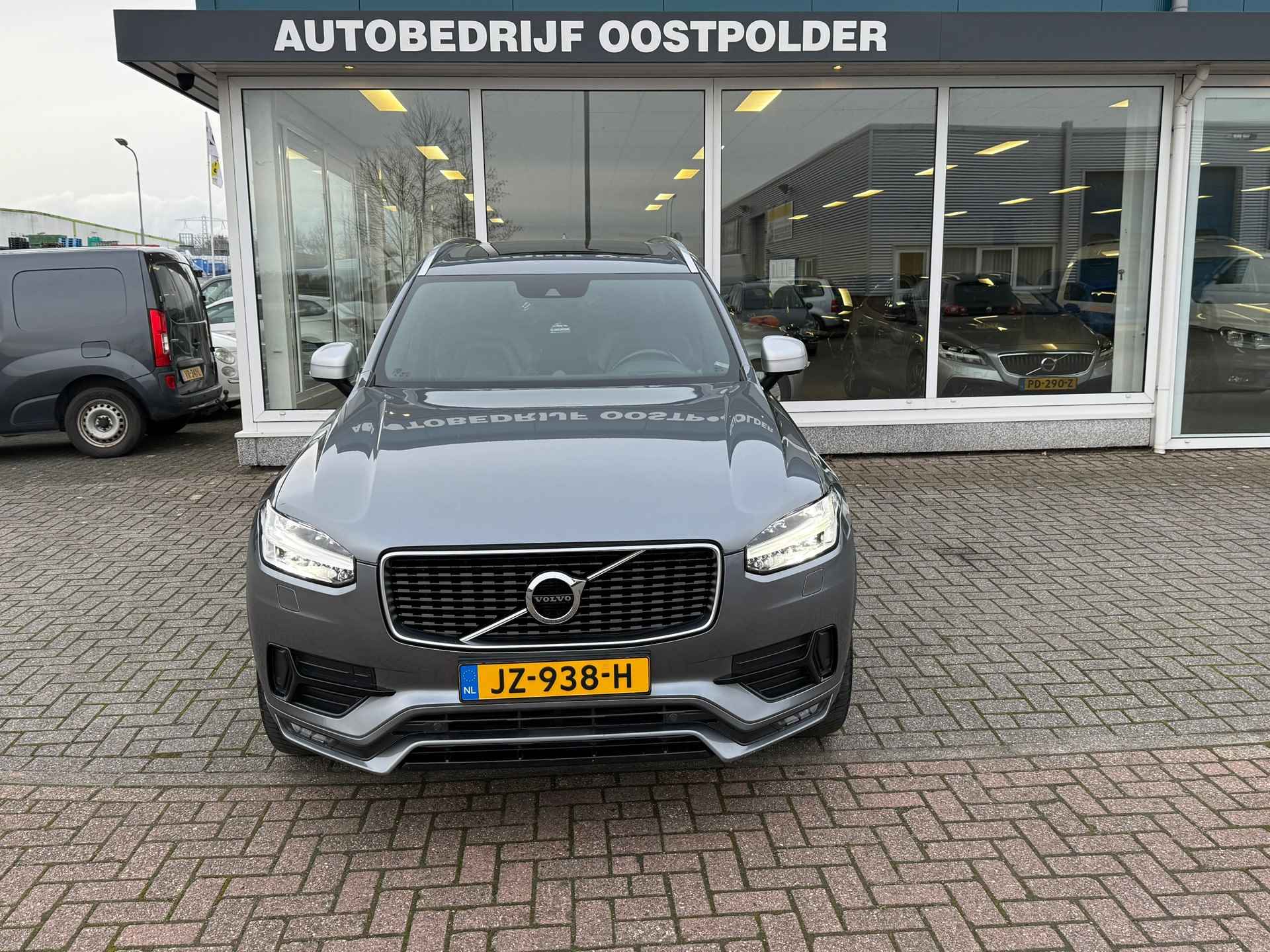 Volvo XC90 2.0 D5 AWD R-Design 7 persoons - 2/24