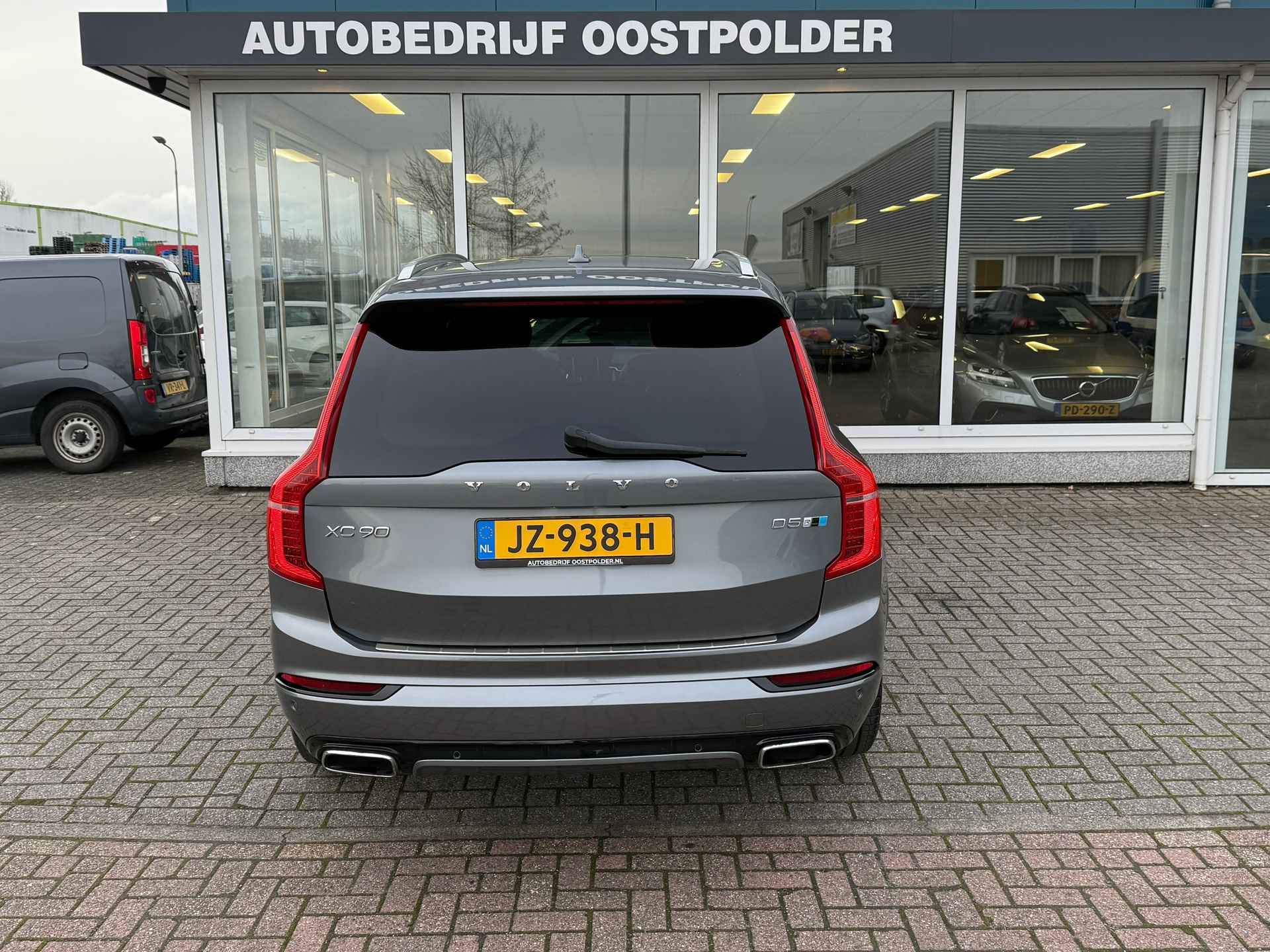 Volvo XC90 2.0 D5 AWD R-Design 7 persoons - 3/24