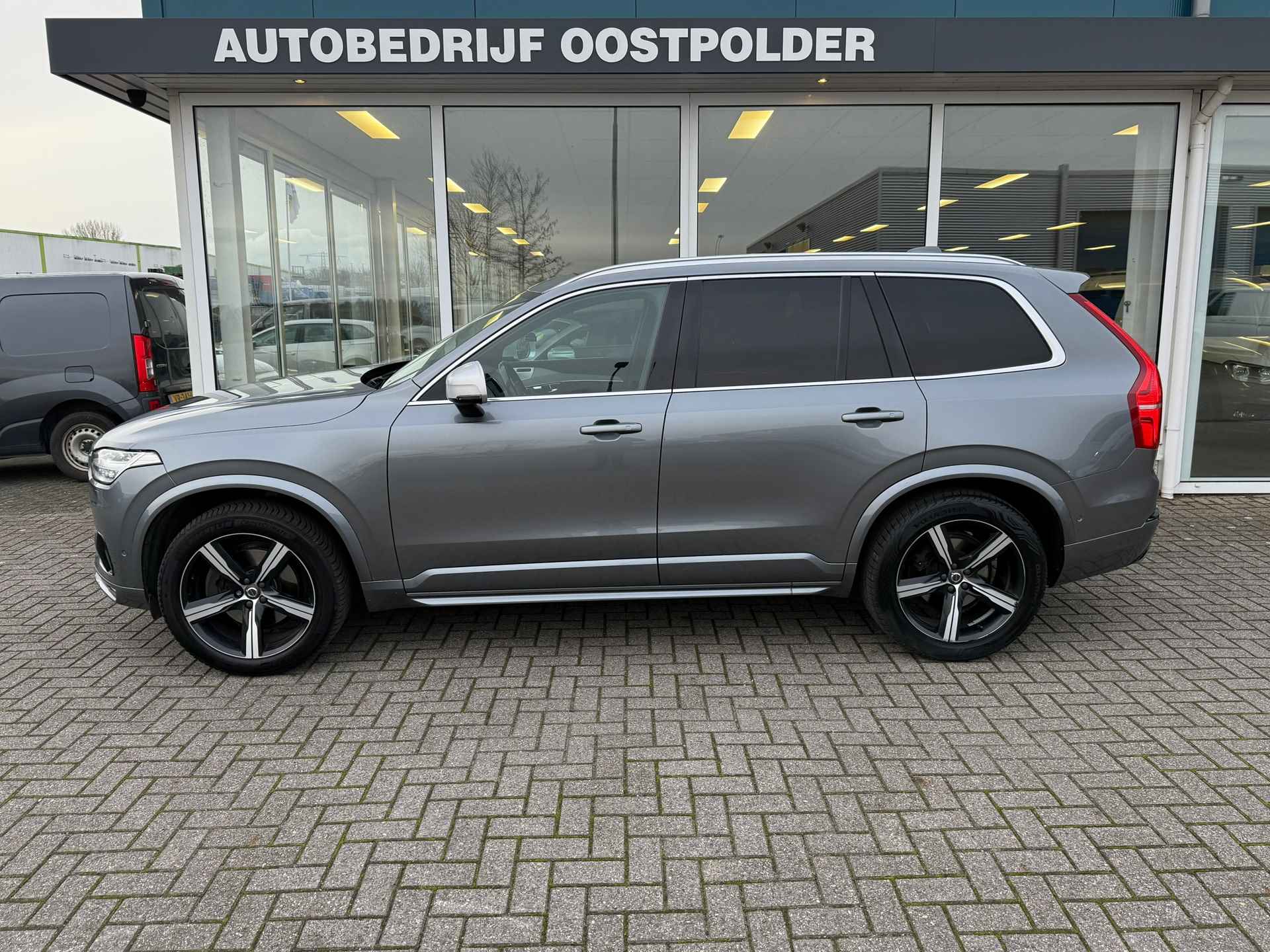 Volvo XC90 2.0 D5 AWD R-Design 7 persoons - 4/24