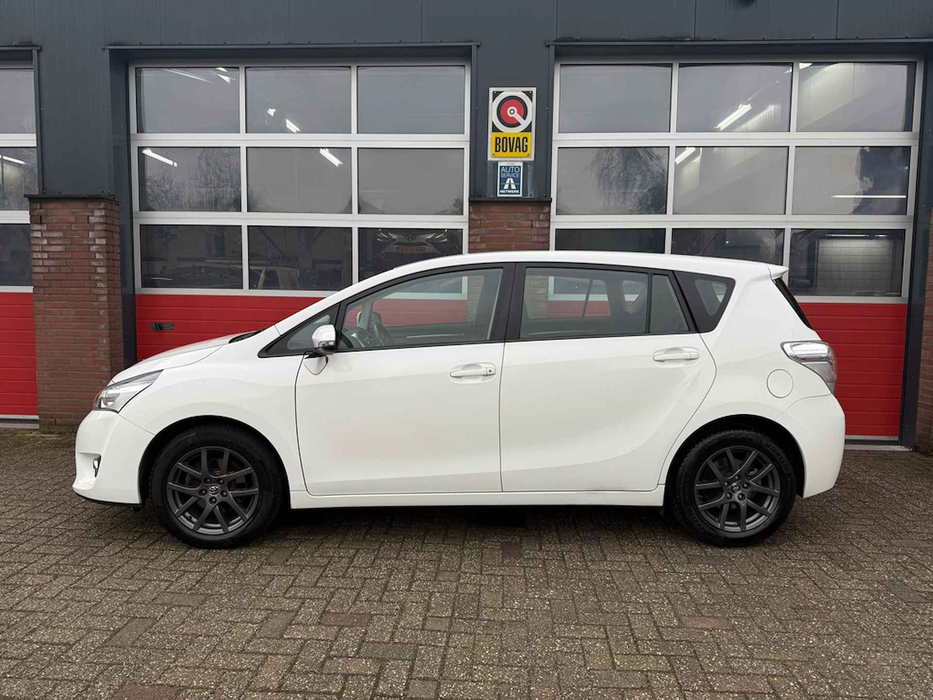 Toyota Verso 1.6 VVT-i Aspiration, Trekhaak, NAVI, Cruise control, All season banden, 17 inck LM velgen - 5/16