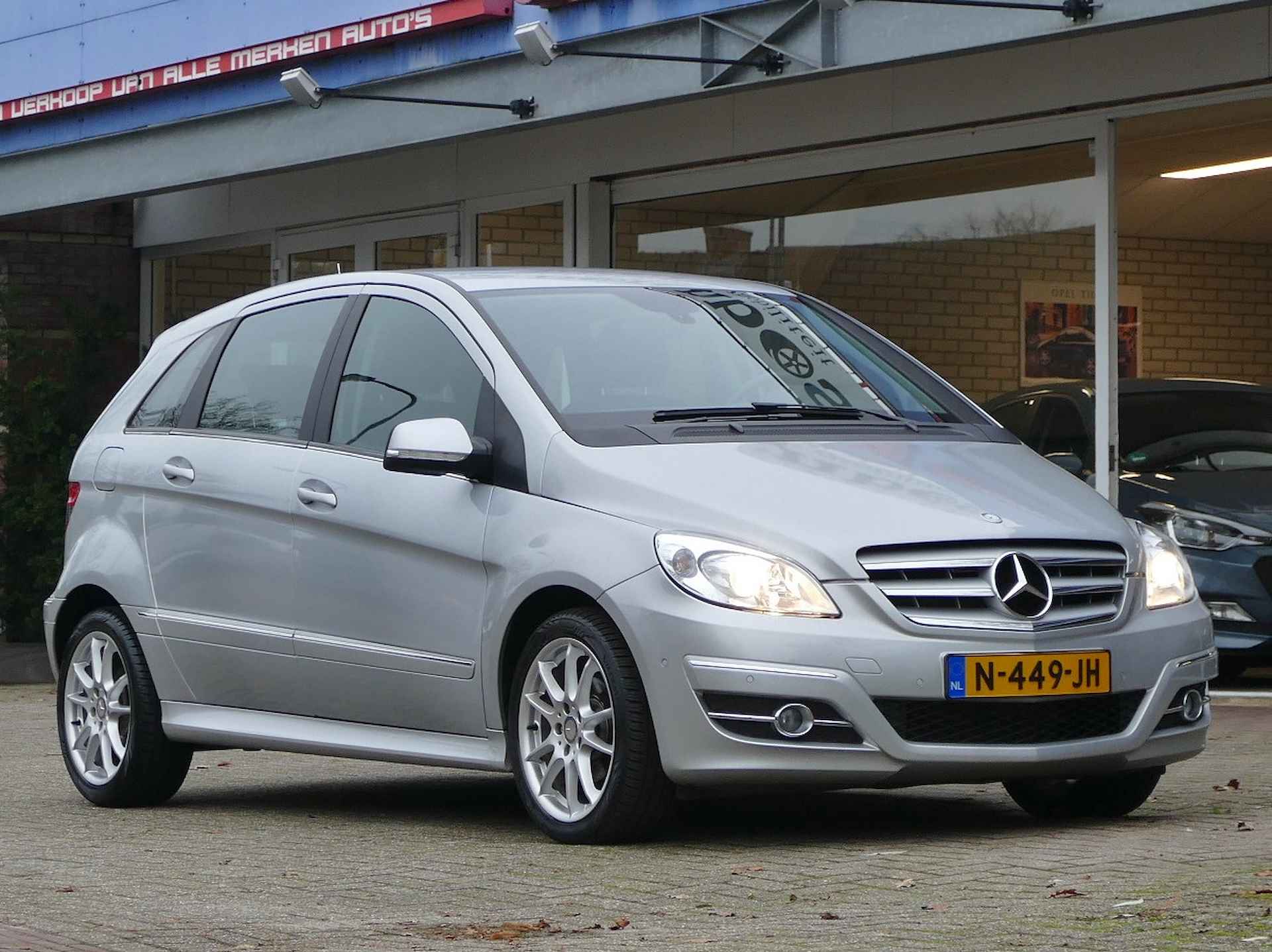 Mercedes-Benz B-Klasse 180 Business Class AUTOMAAT | stoelverwarming | all-season-banden - 8/49