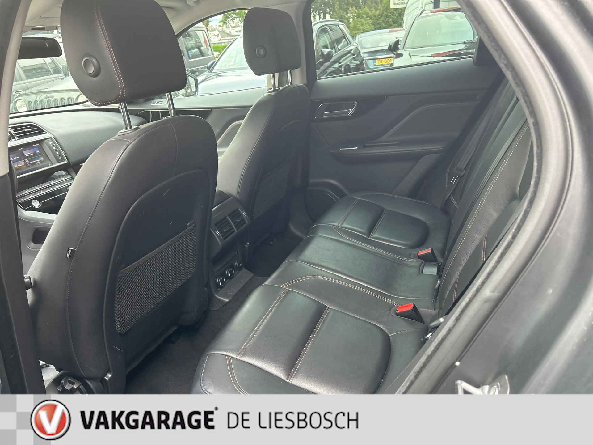 Jaguar F-PACE 2.0 Prestige AWD 25t,leer navi,camera,leer,boeken - 14/25