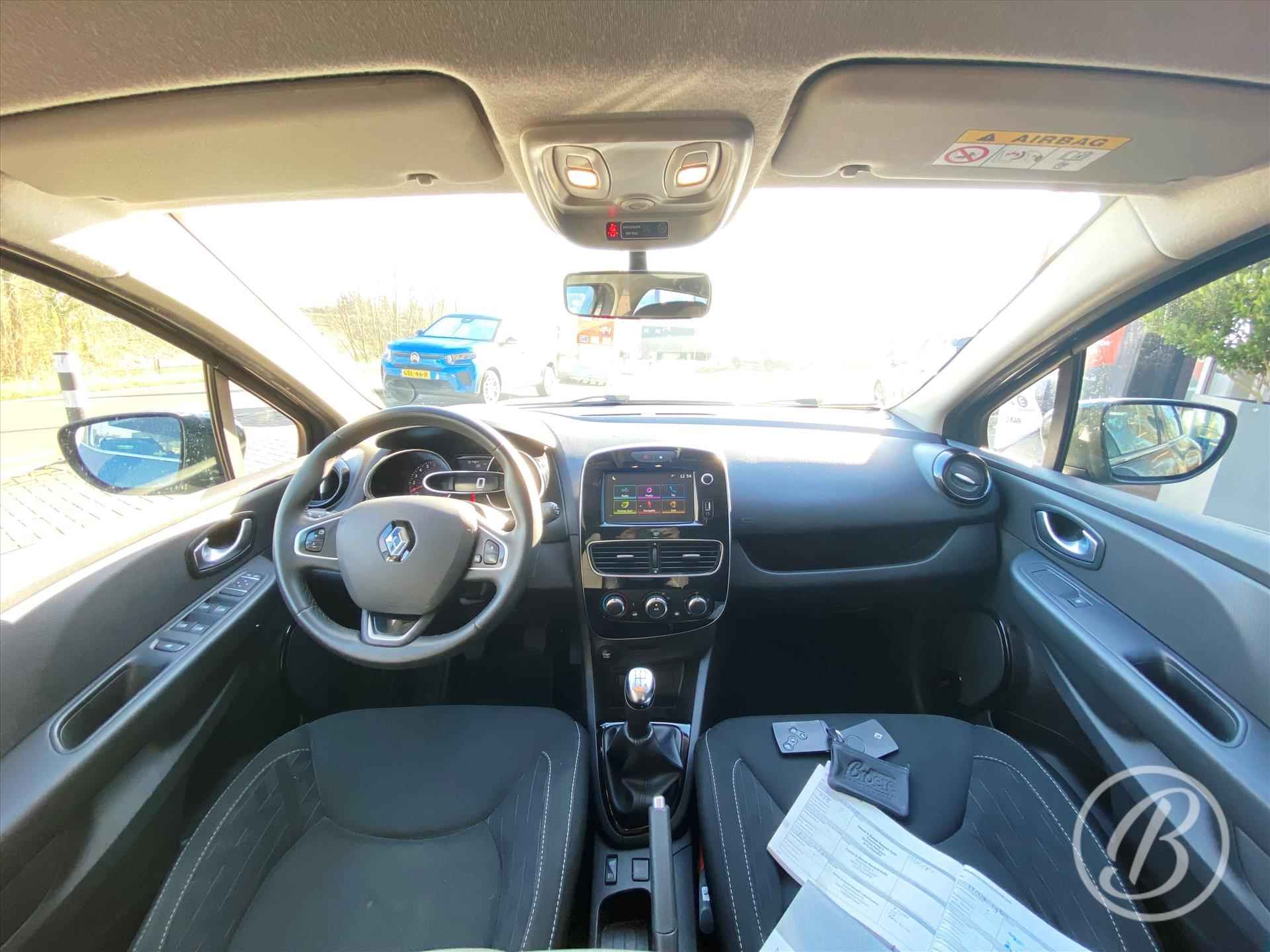 RENAULT Clio Estate TCe 90pk Limited | trekhaak, parkeersensoren, navigatie, bluetooth, 16 inch velgen, airco, dab, cruise control, bass reflex audio - 9/55