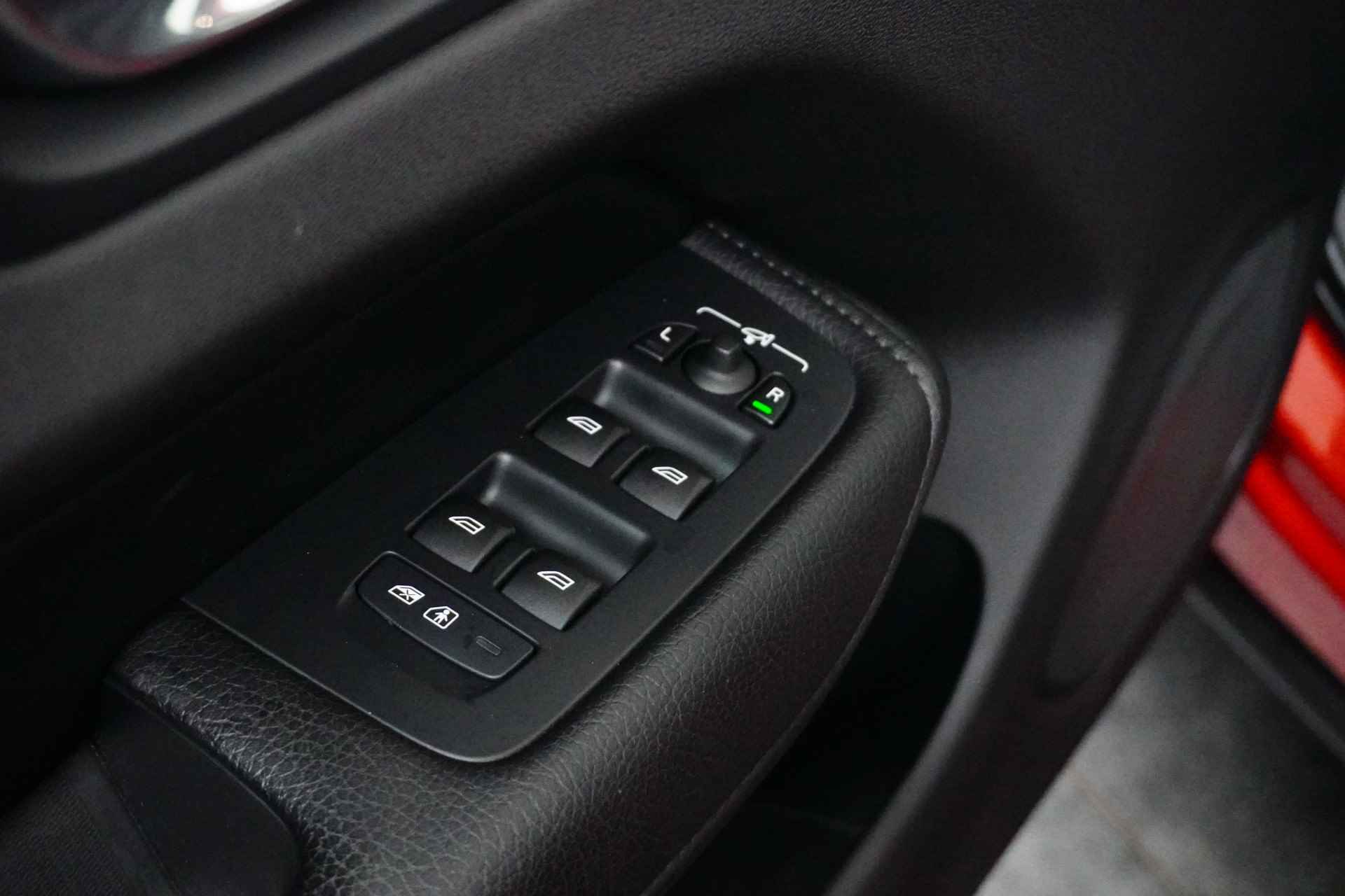 Volvo XC60 T8 AWD Inscription | Adaptive Cruise | Harman/Kardon | 360° Camera | Panoramadak | HUD | Trekhaak | Getint Glas | 22 Inch - 17/33