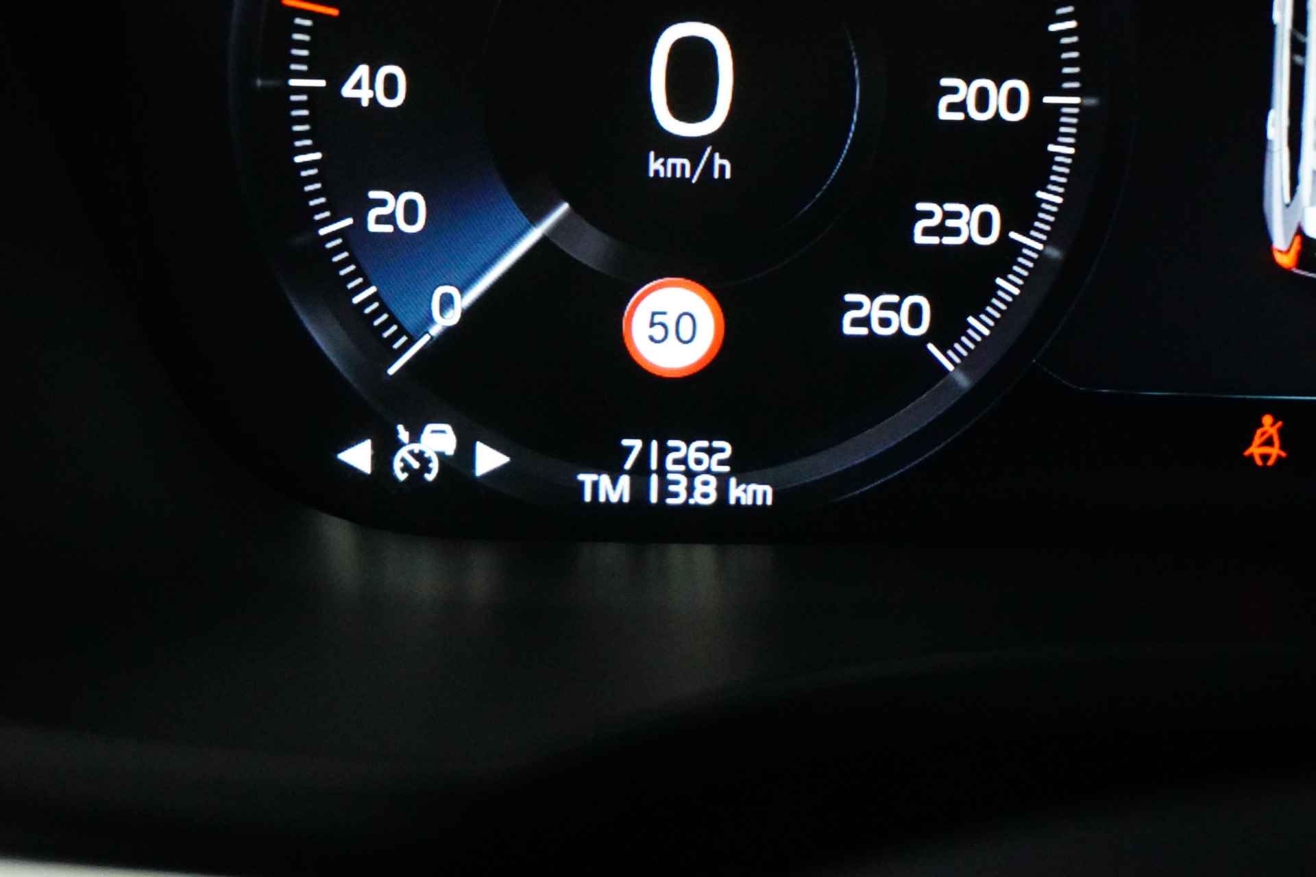 Volvo XC60 T8 AWD Inscription | Adaptive Cruise | Harman/Kardon | 360° Camera | Panoramadak | HUD | Trekhaak | Getint Glas | 22 Inch - 19/33
