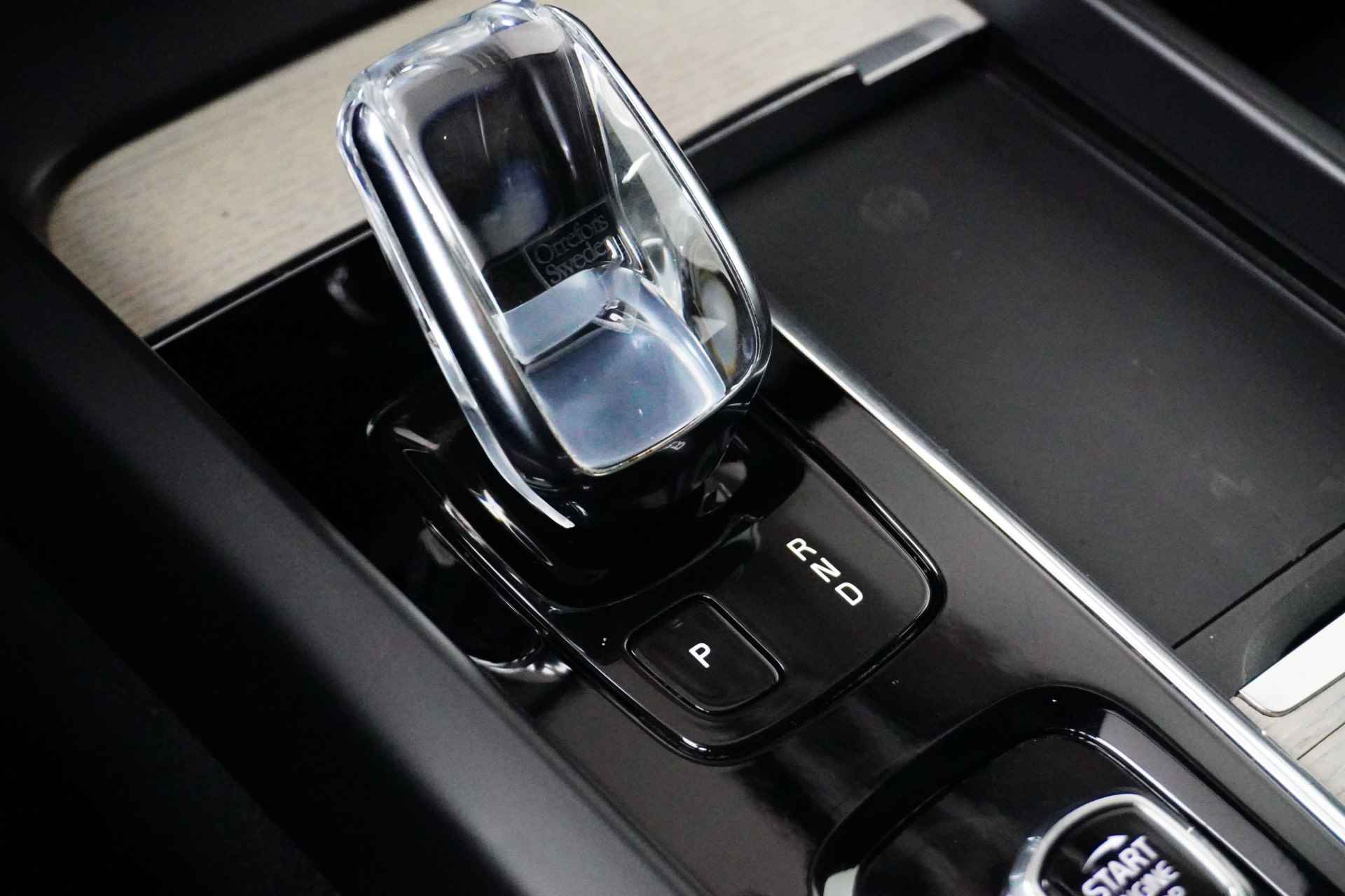 Volvo XC60 T8 AWD Inscription | Adaptive Cruise | Harman/Kardon | 360° Camera | Panoramadak | HUD | Trekhaak | Getint Glas | 22 Inch - 25/33