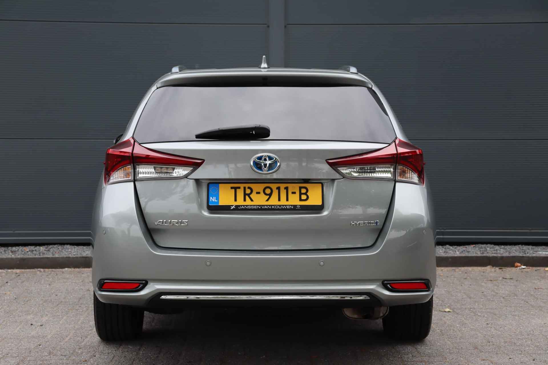 Toyota Auris Touring Sports 1.8 Hybrid Executive Stoelverwarming Parkeersensoren Navigatie - 5/36