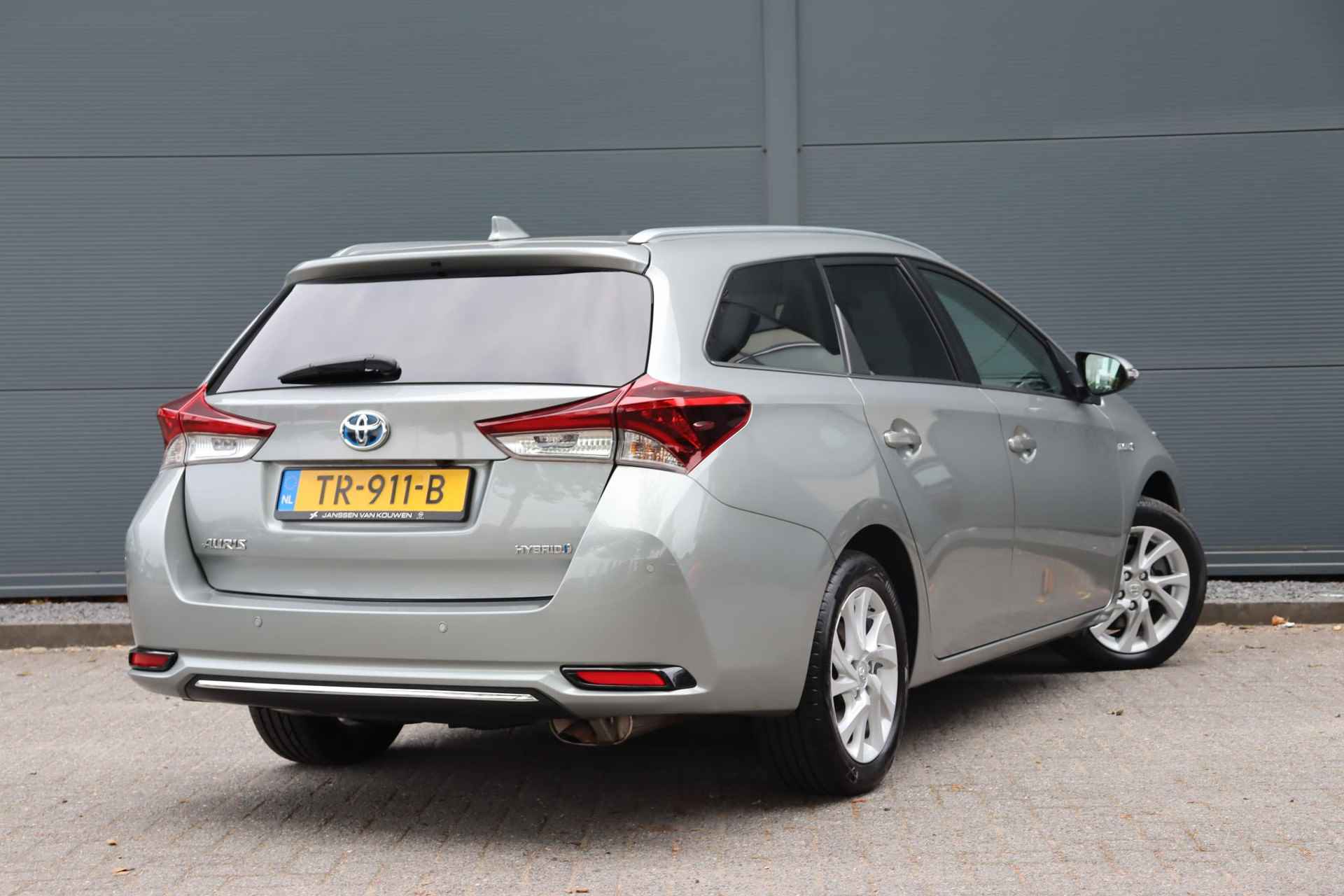 Toyota Auris Touring Sports 1.8 Hybrid Executive Stoelverwarming Parkeersensoren Navigatie - 6/36