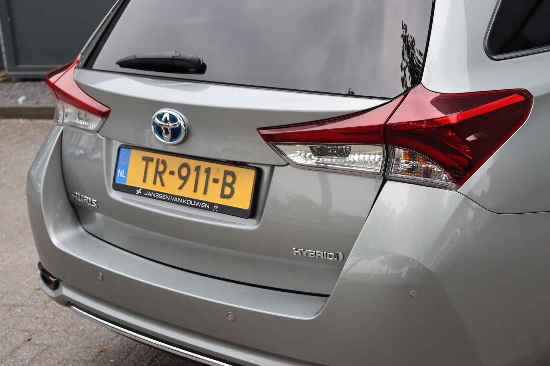 Toyota Auris Touring Sports 1.8 Hybrid Executive Stoelverwarming Parkeersensoren Navigatie - 29/36