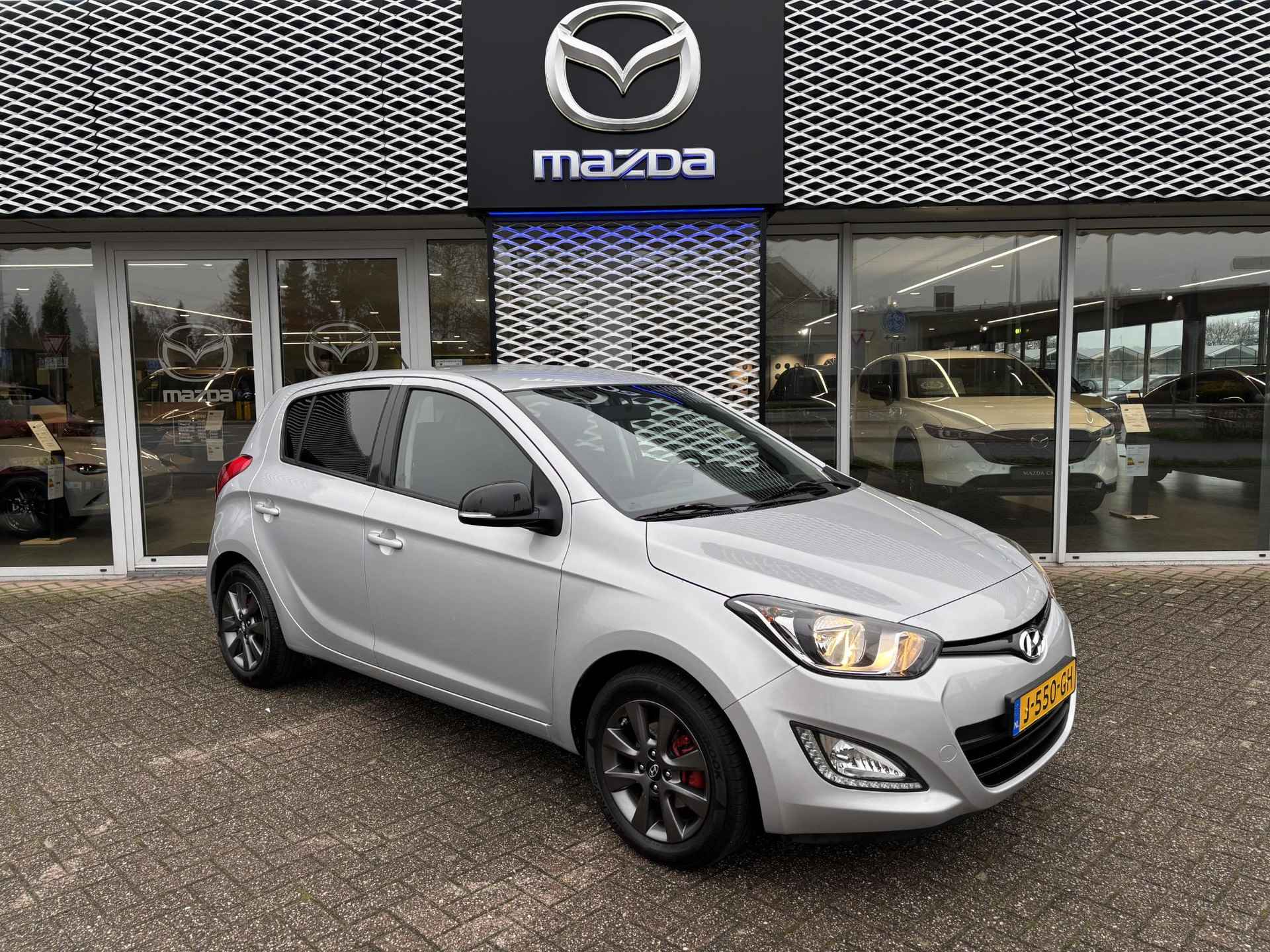 Hyundai i20 1.2 HP i-Motion TREKHAAK AFNEEMBAAR | NL AUTO | WEINIG KILOMETERS | - 12/29