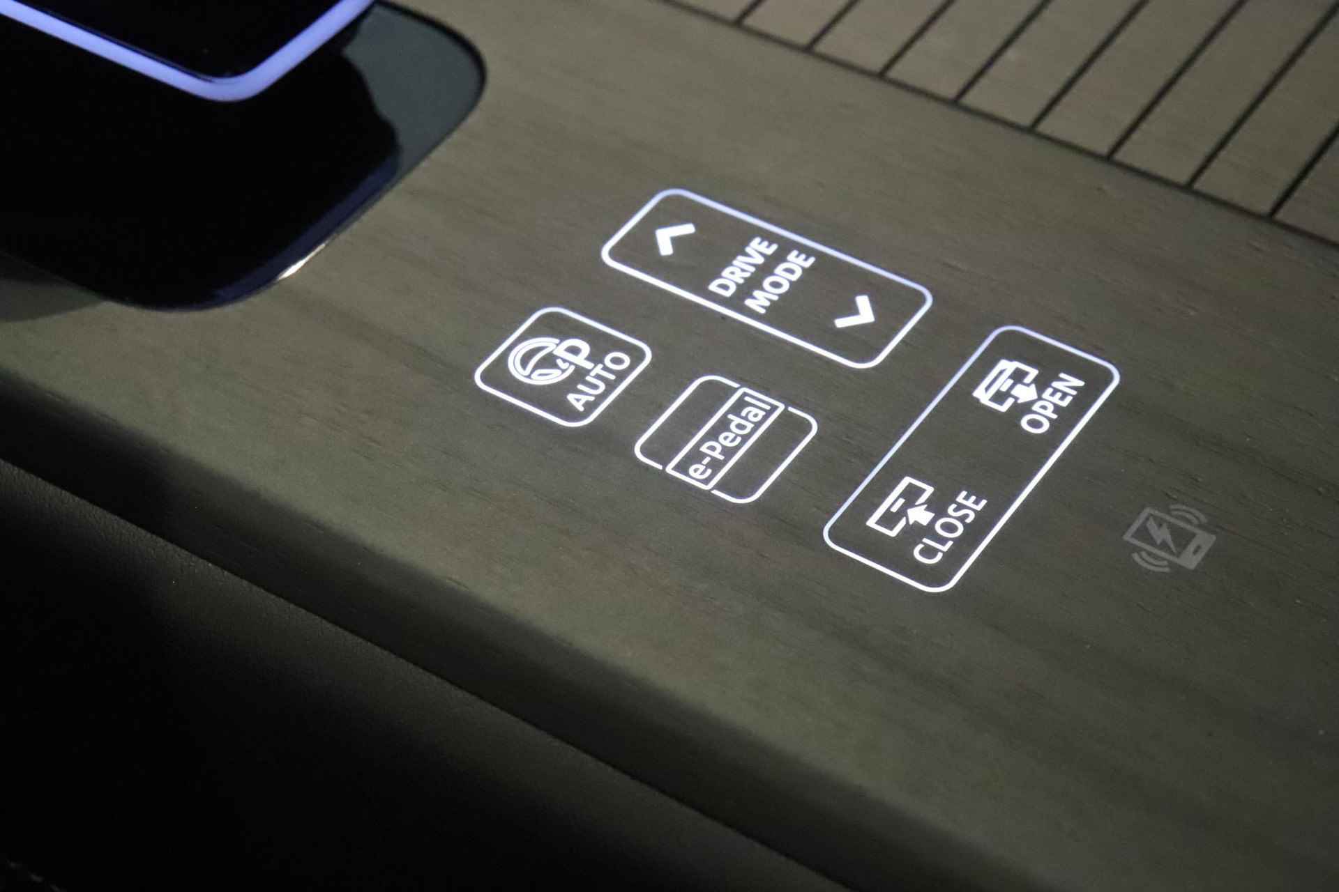 Nissan Ariya 91 kWh Evolve CARPLAY & ANDROID AUTO | TOMTOM 3D NAV | PROPILOT | 360 CAMERA | ADAPTIEVE VERLICHTING | MEMORY SEATS + STUURWIEL | 2X LAADKABEL - 29/42